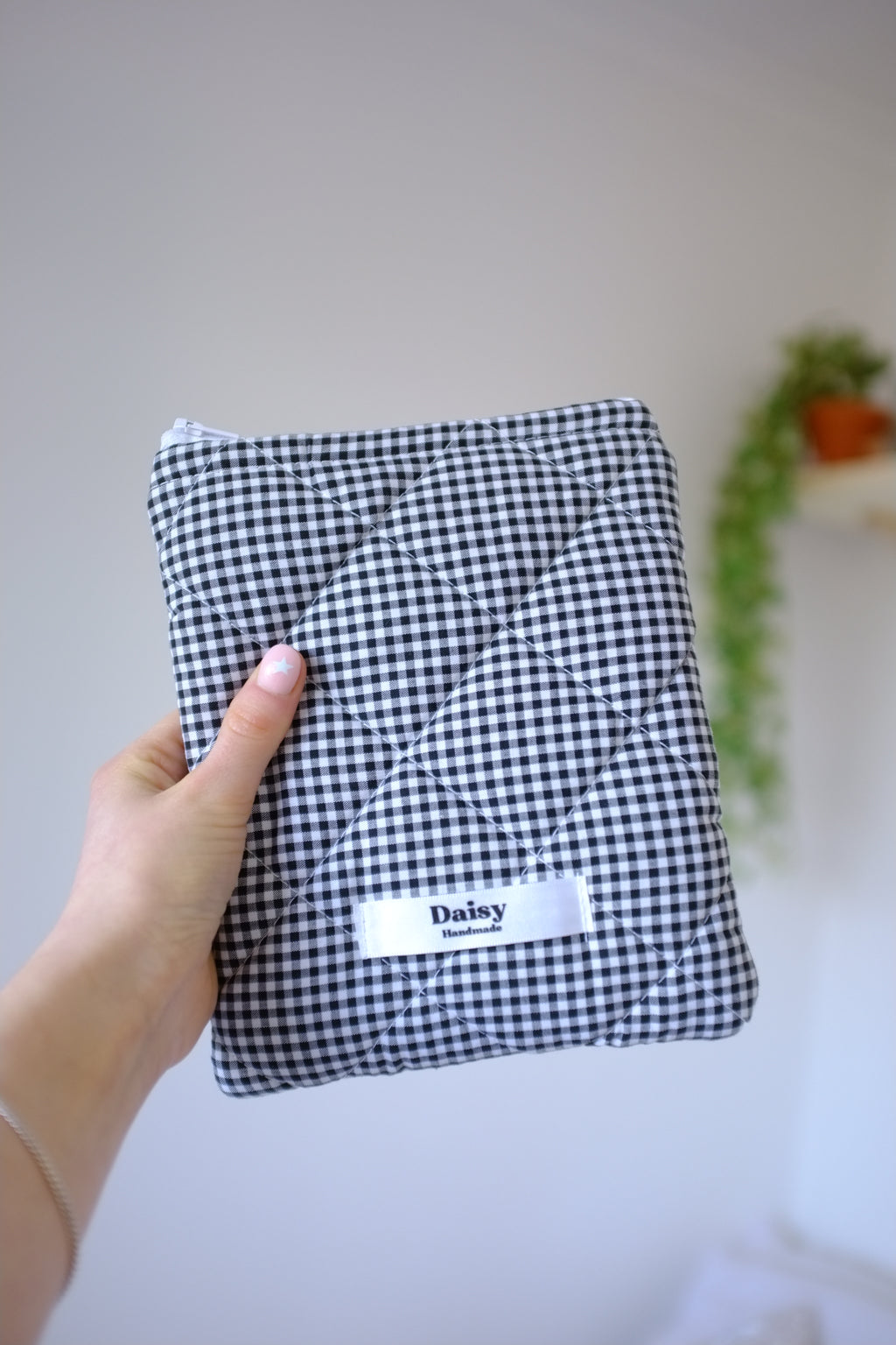 Quilted Kindle sleeve black mini gingham