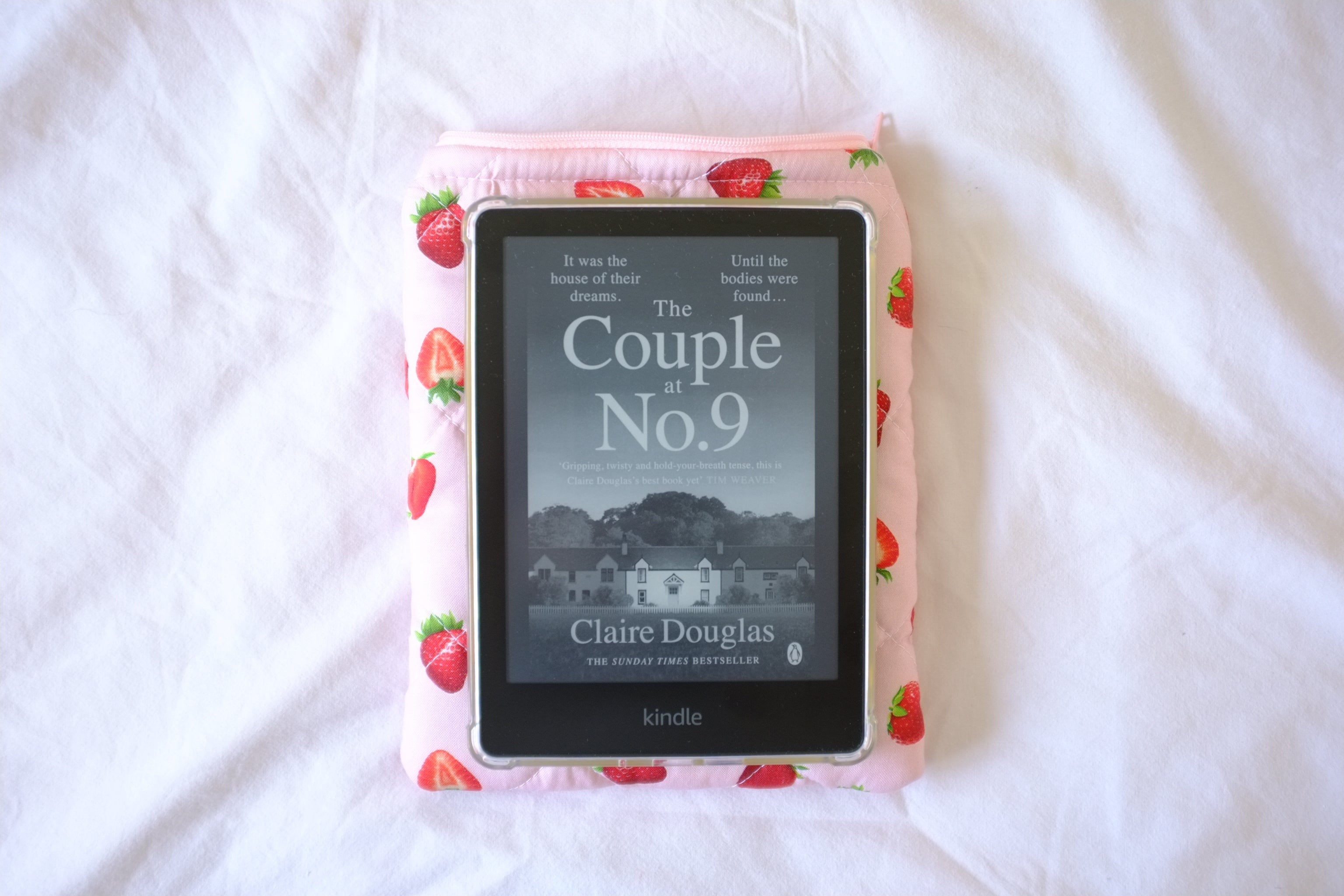 Quilted Kindle sleeve pink strawberry