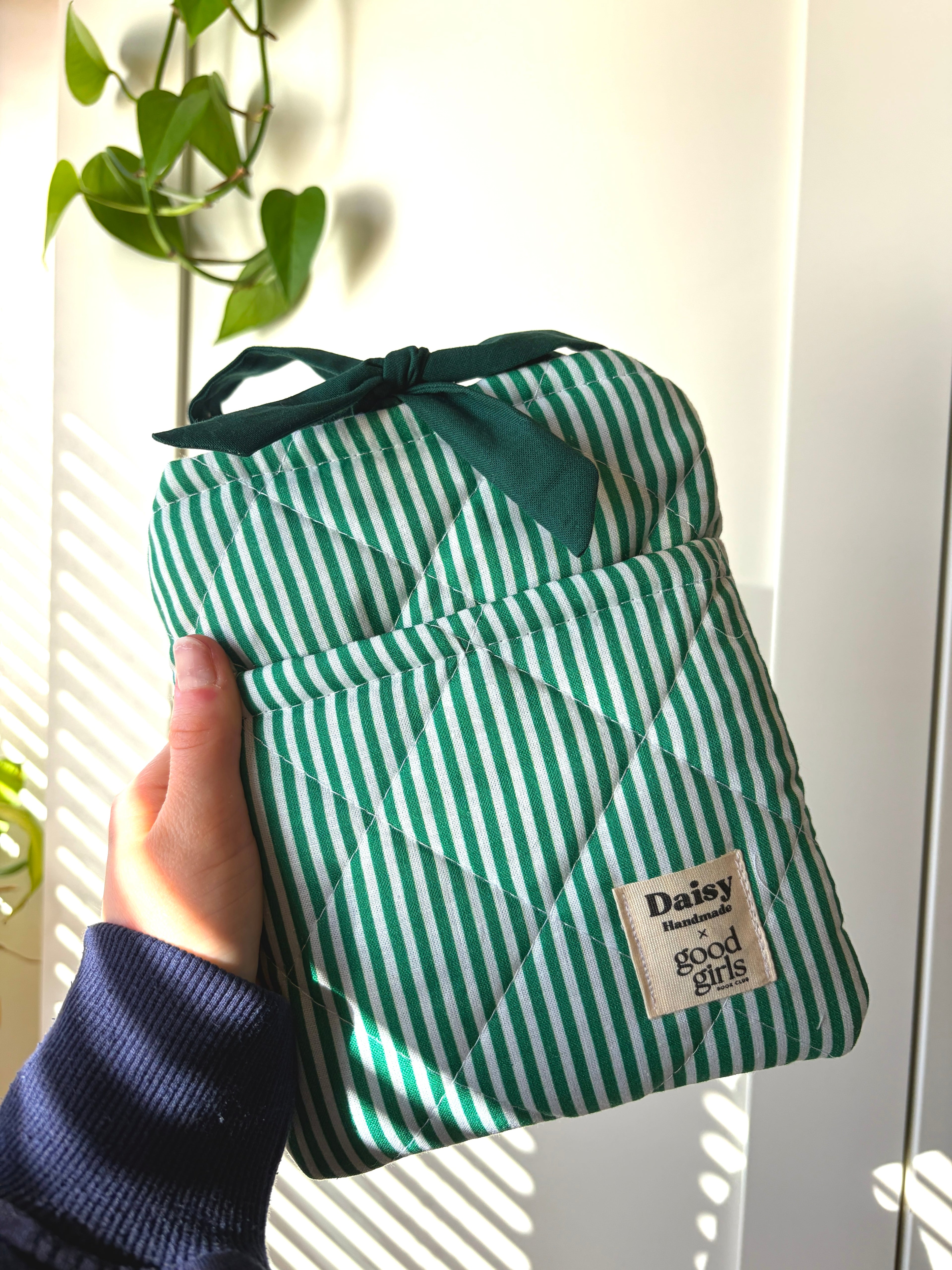 Green and White Striped eReader Case with Green Bow Closure