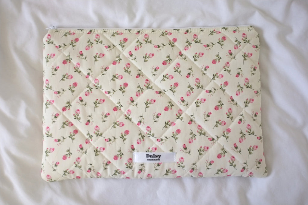 Laptop sleeve ivory rose buds
