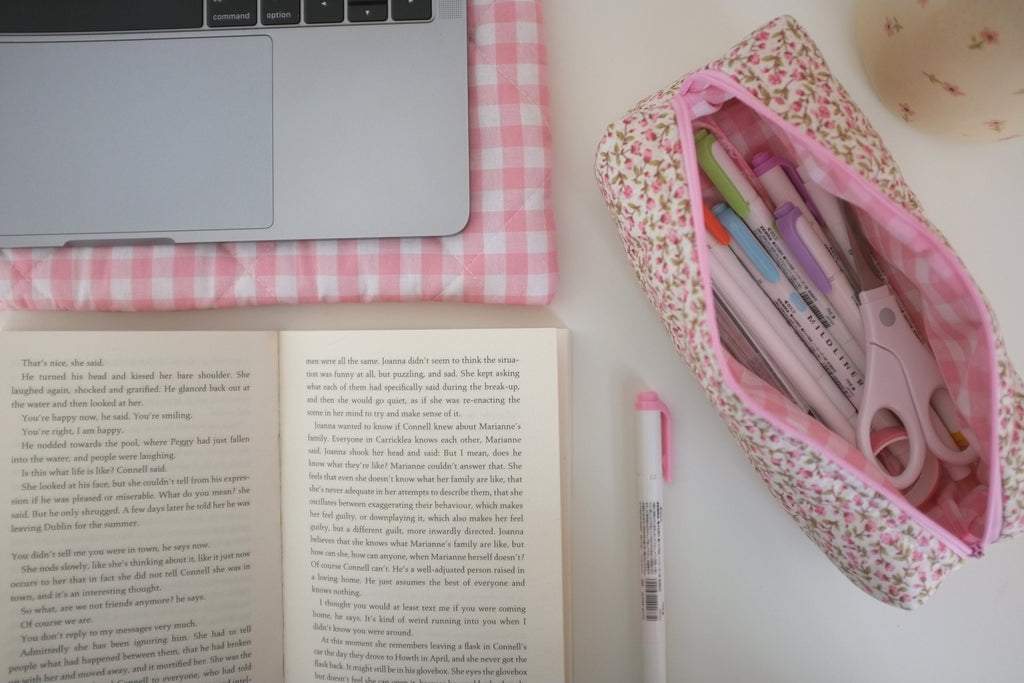 Pencil case pink rose buds
