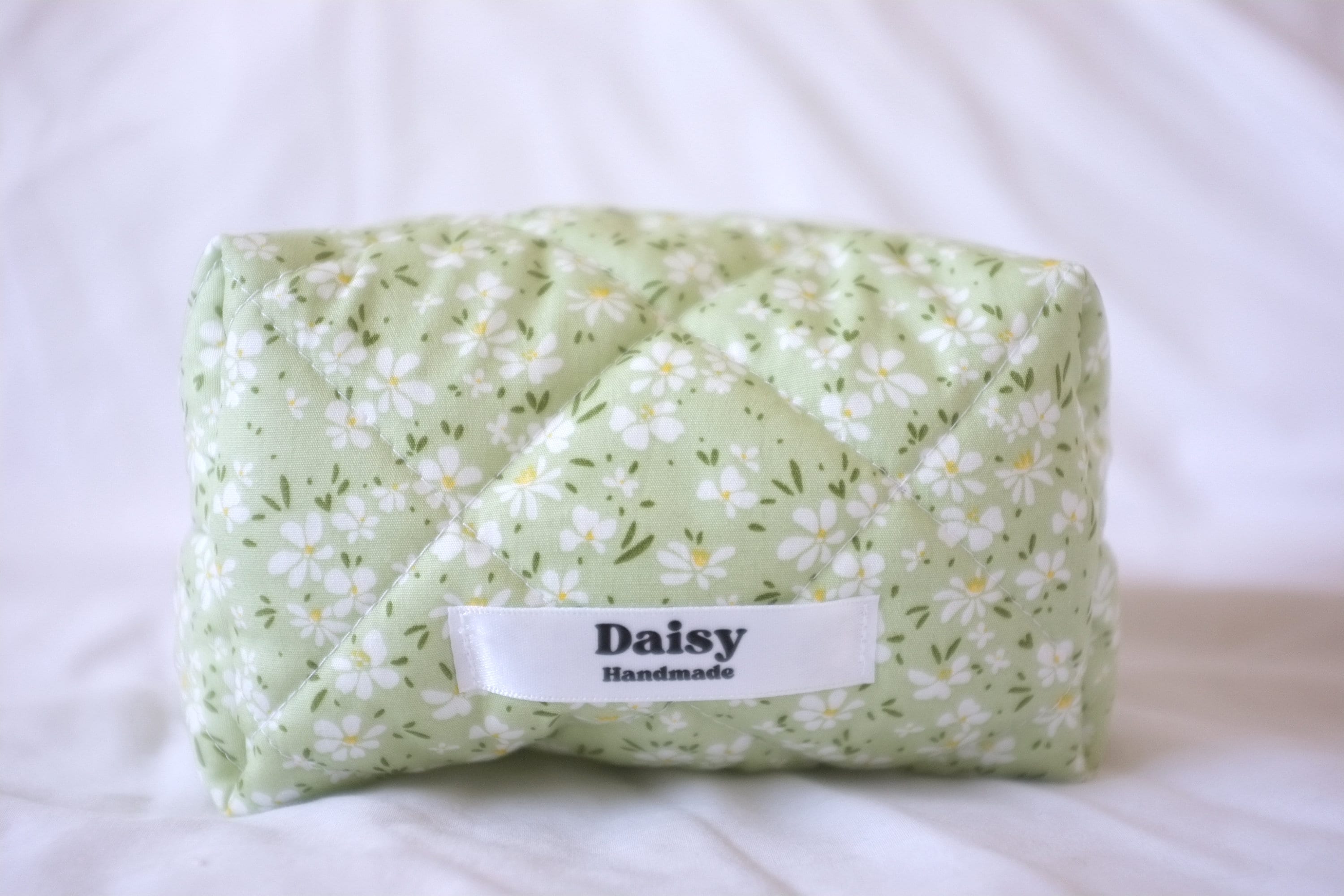 Makeup bag green meadow floral