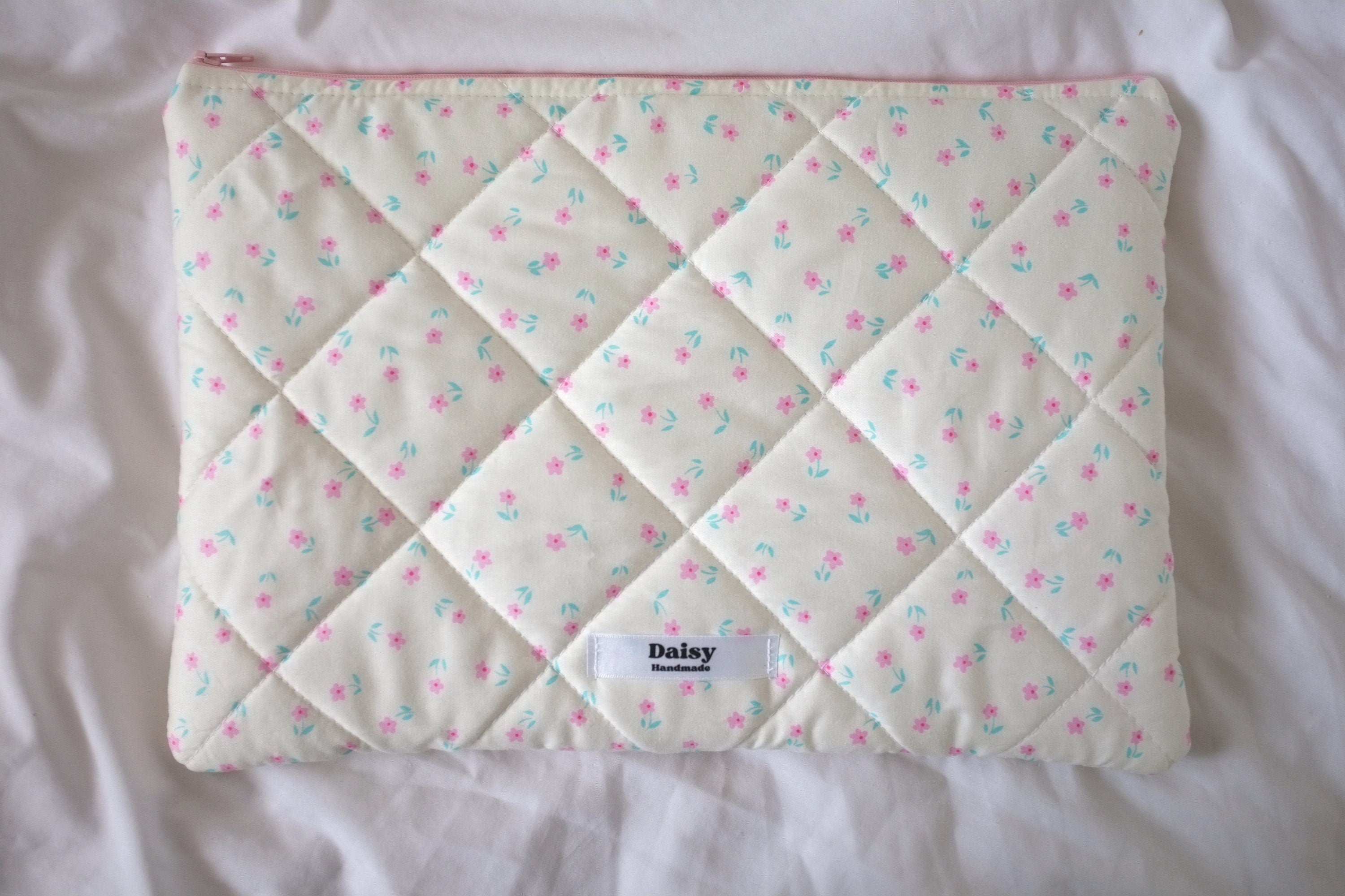 Laptop sleeve cream pink tulips