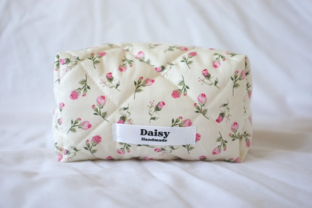 Makeup bag ivory rose buds