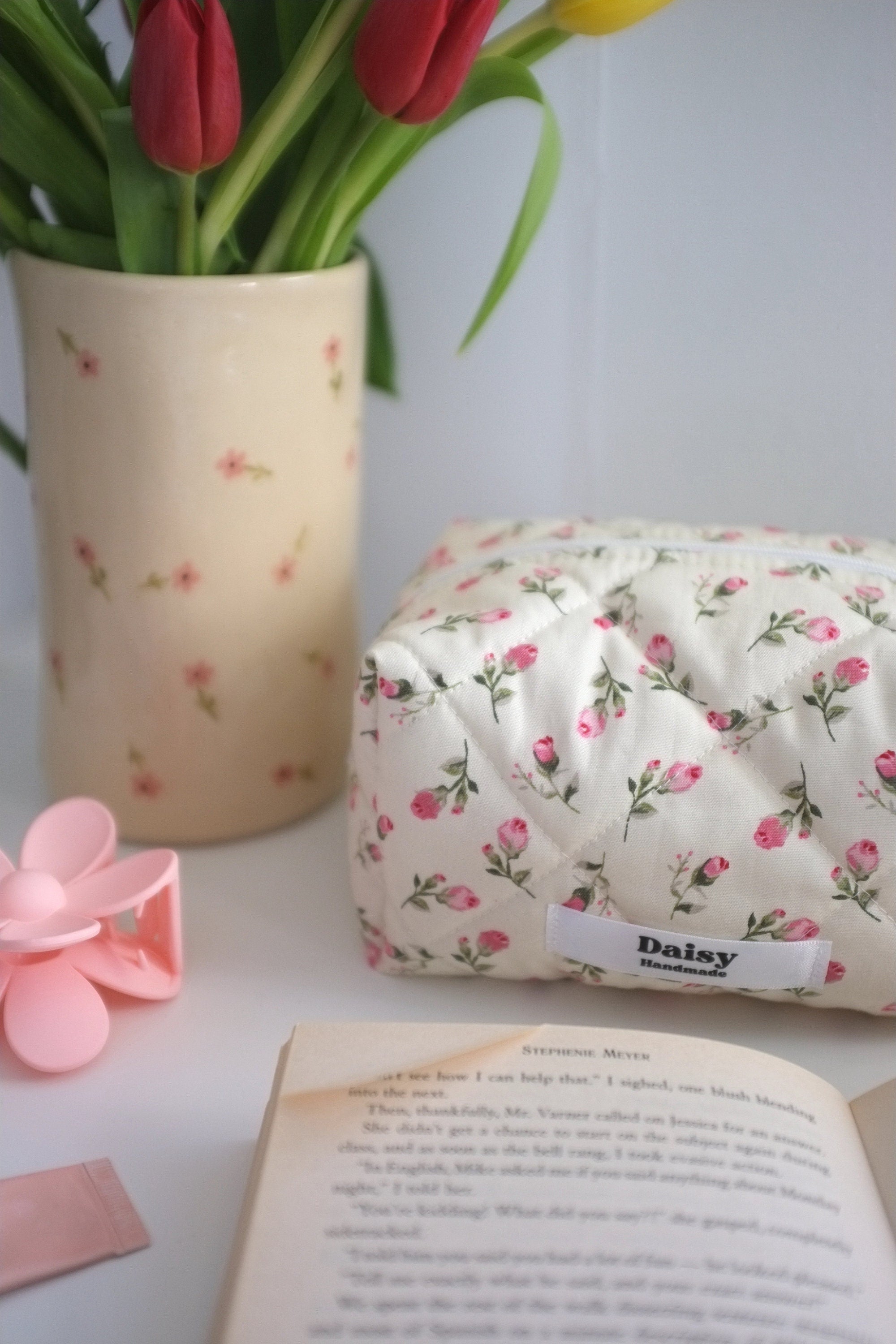 Makeup bag ivory rose buds
