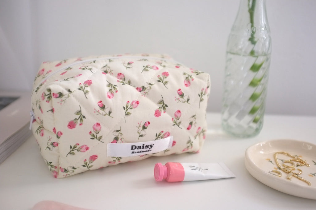 Makeup bag ivory rose buds