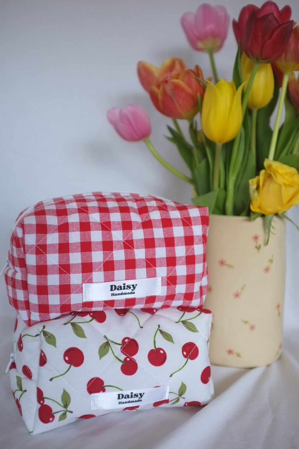 Makeup bag red gingham
