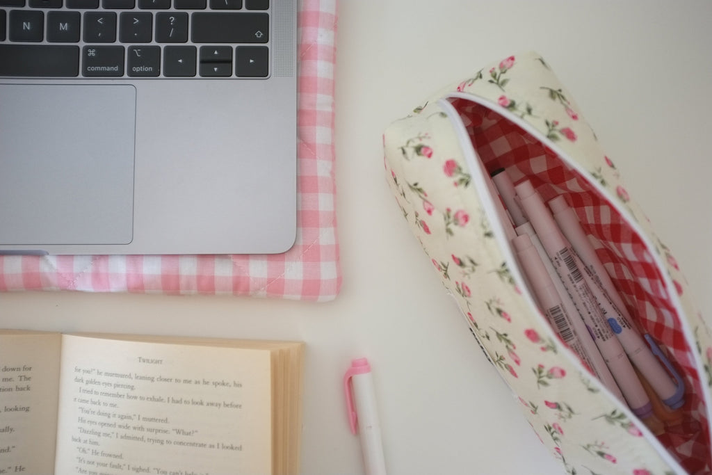 Pencil case ivory rose buds