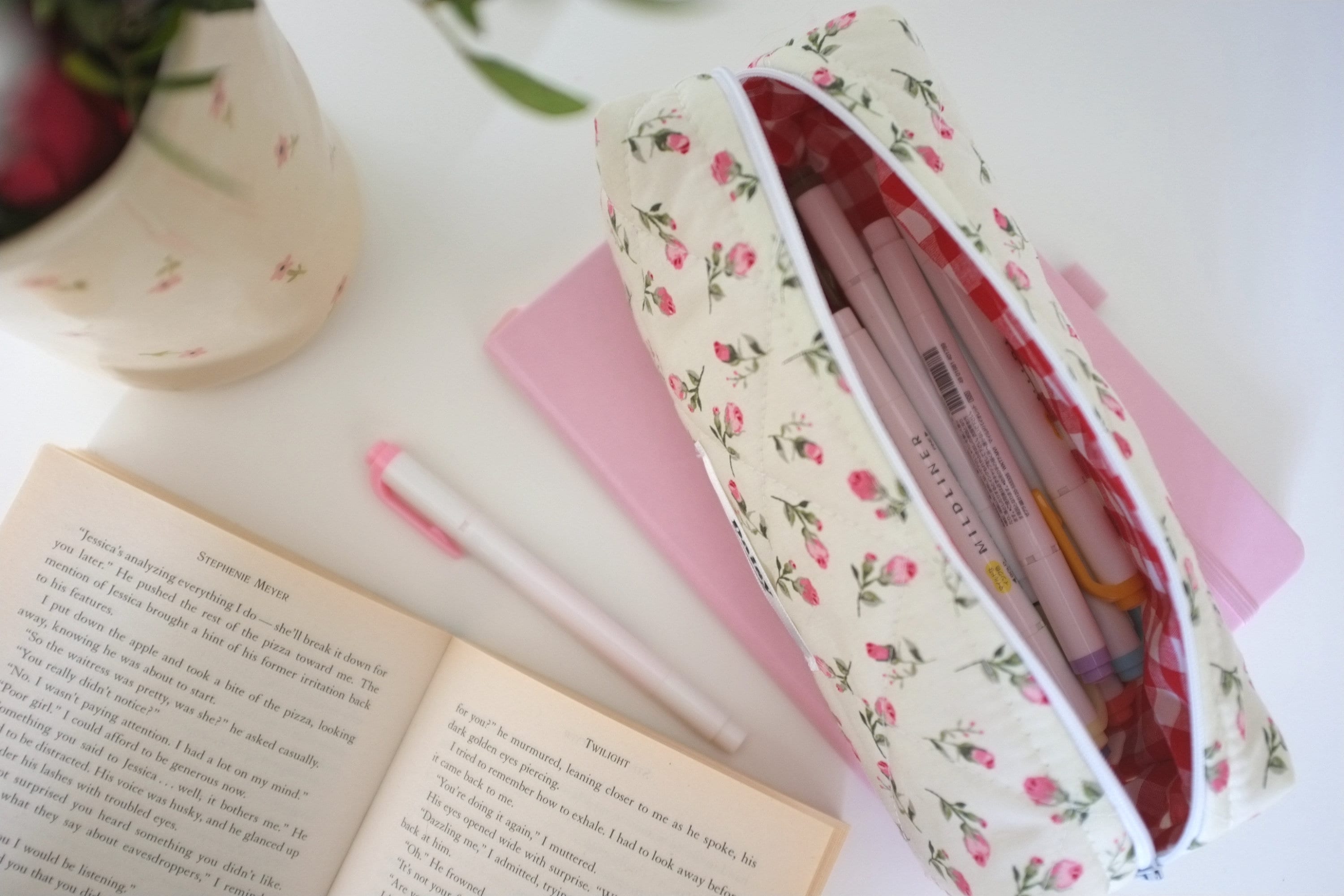 Pencil case ivory rose buds