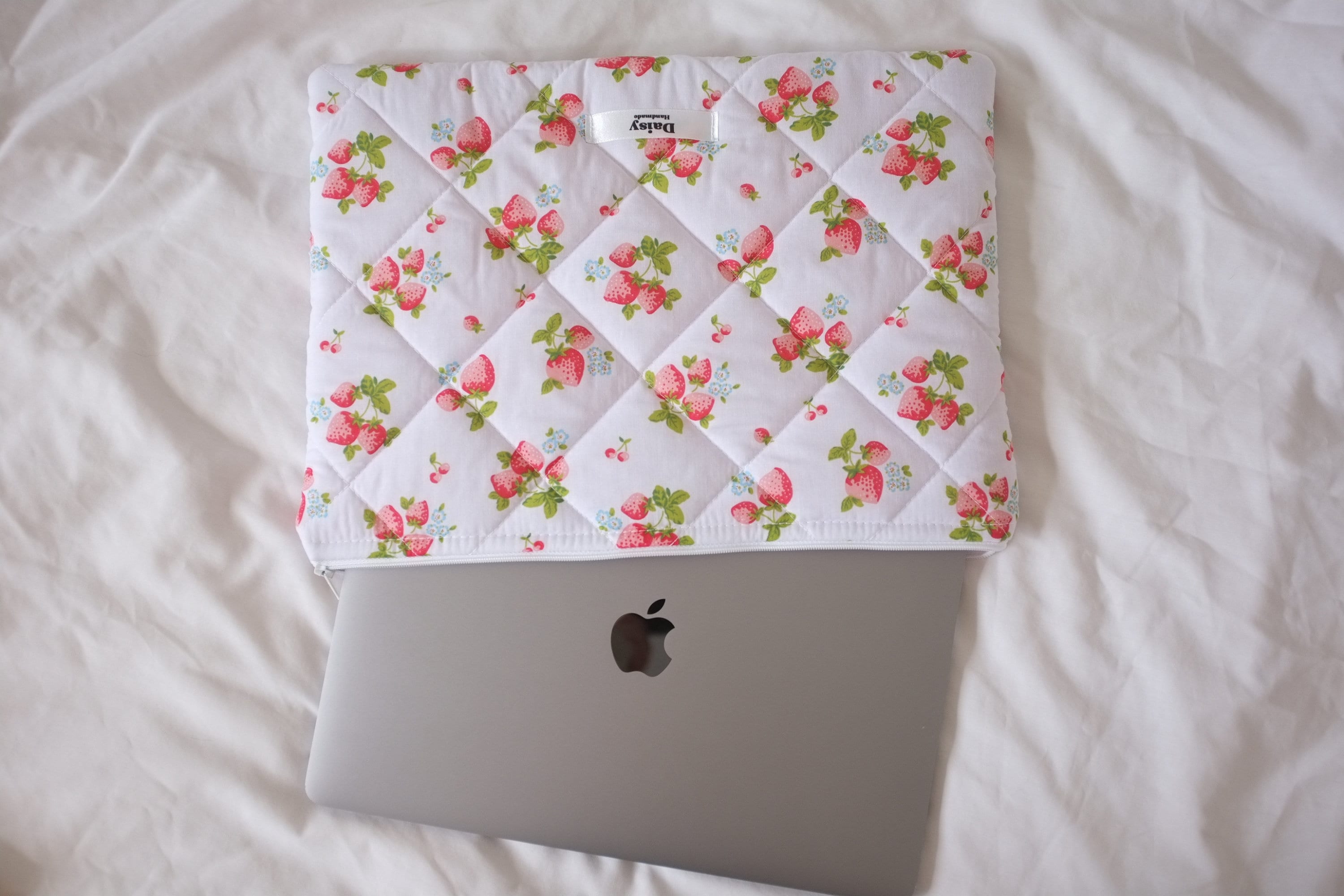 Laptop sleeve white strawberry