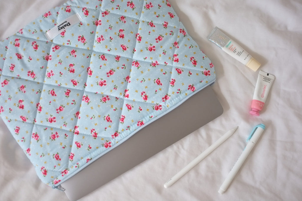 Laptop sleeve blue bow rose