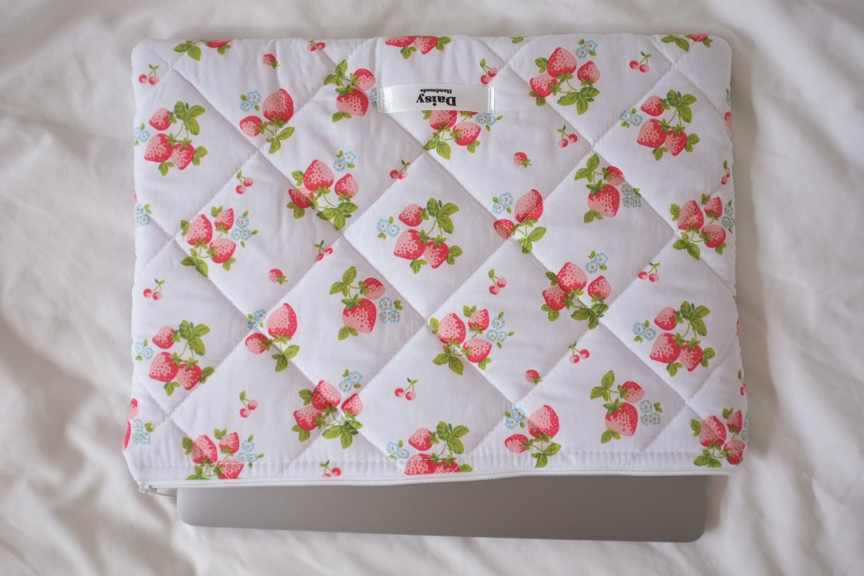 Laptop sleeve white strawberry