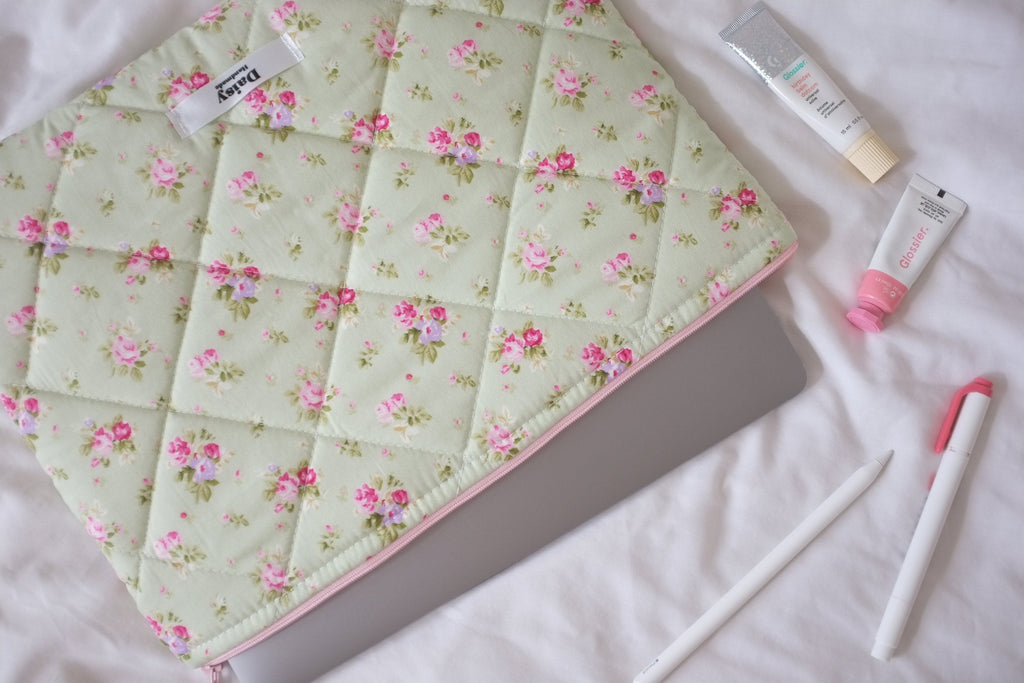 Laptop sleeve green pink rose