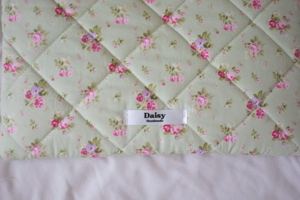 Laptop sleeve green pink rose