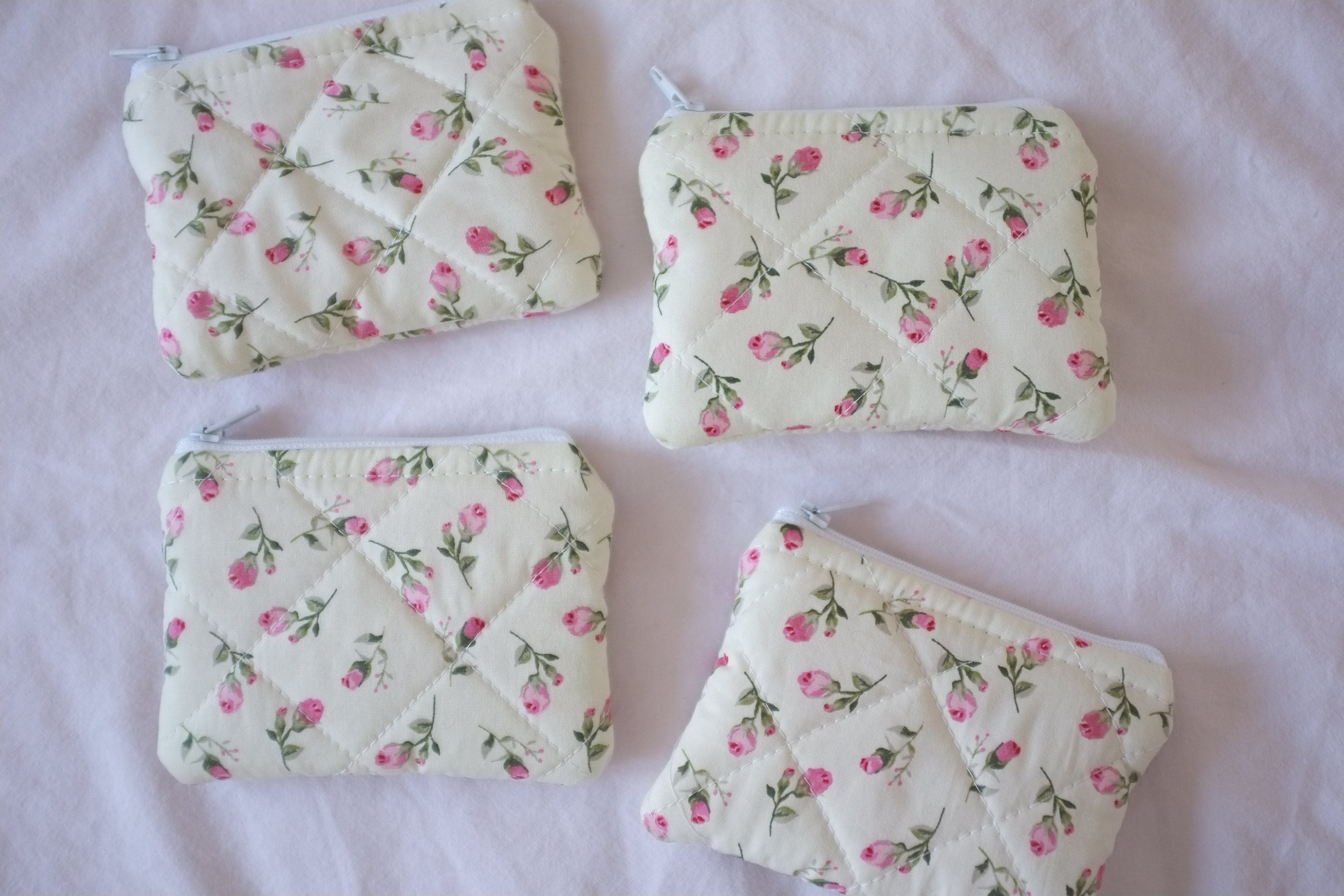 Coin purse ivory rose buds