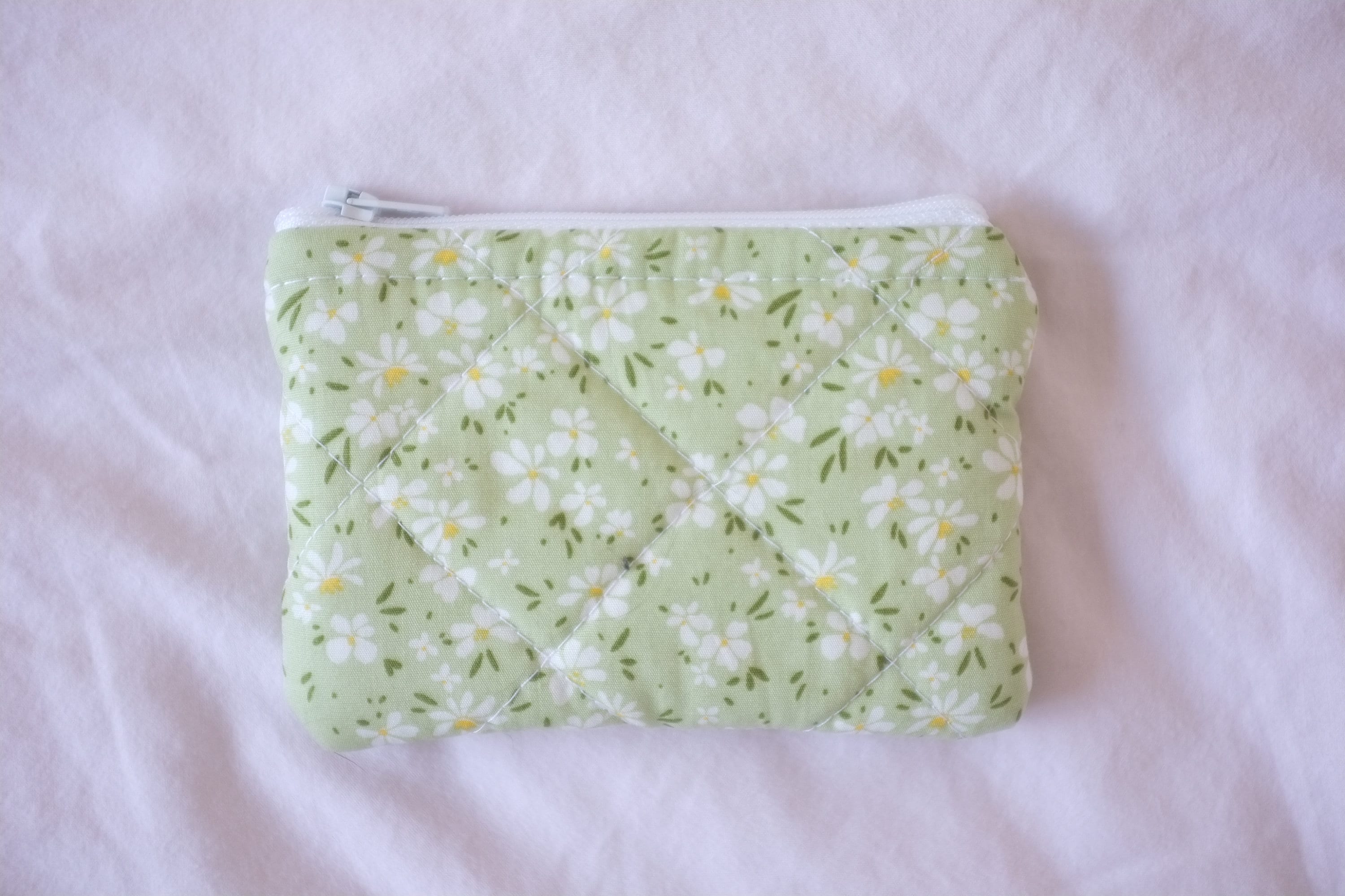 Coin purse green meadow floral