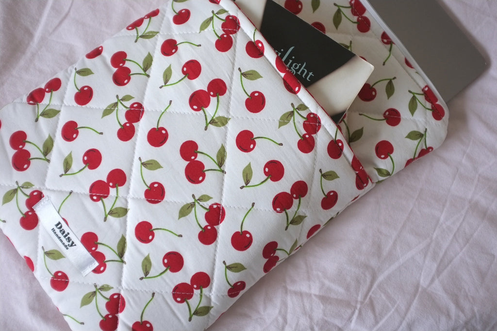 Laptop sleeve with pocket cherry