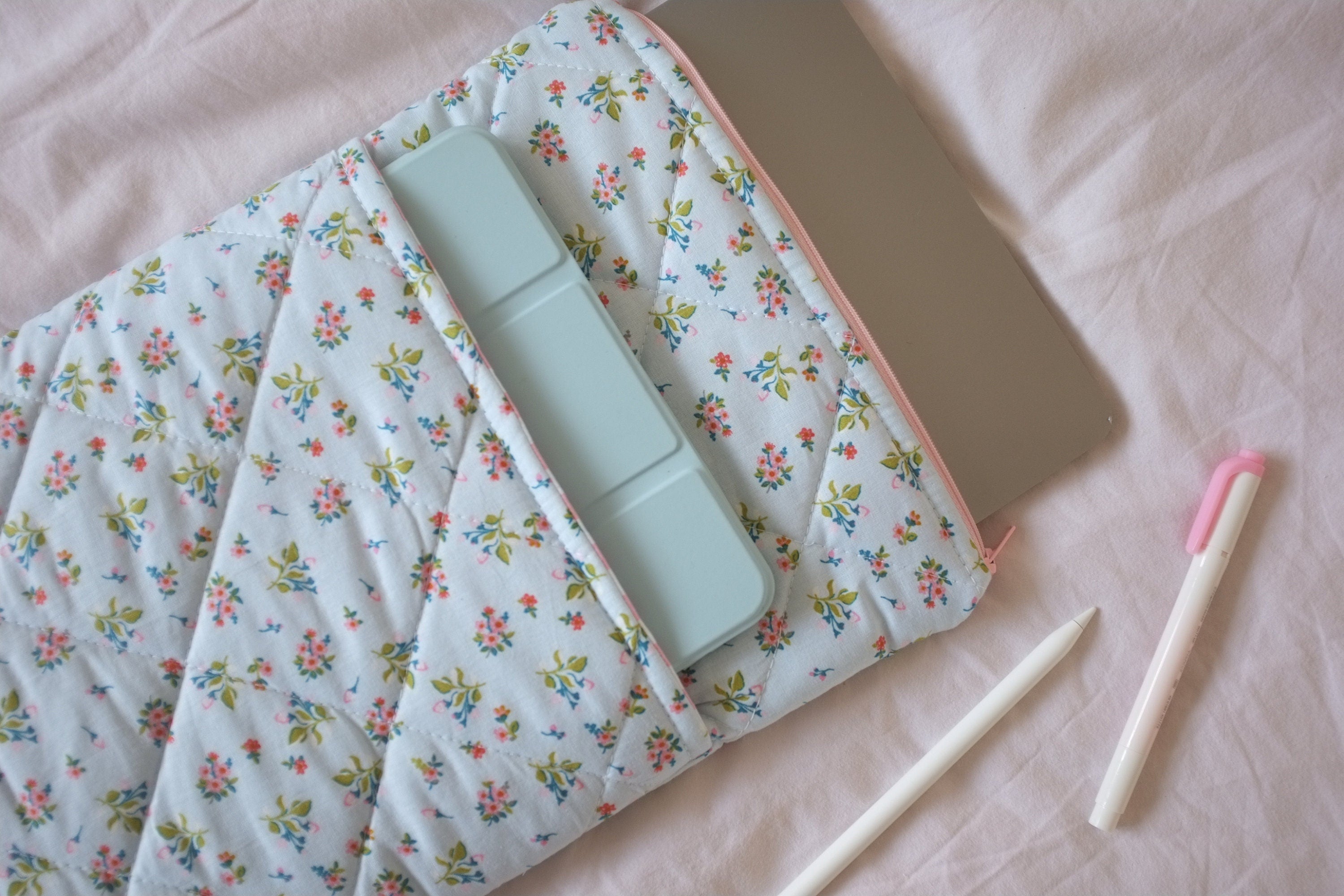 Laptop sleeve with pocket blue spring floral