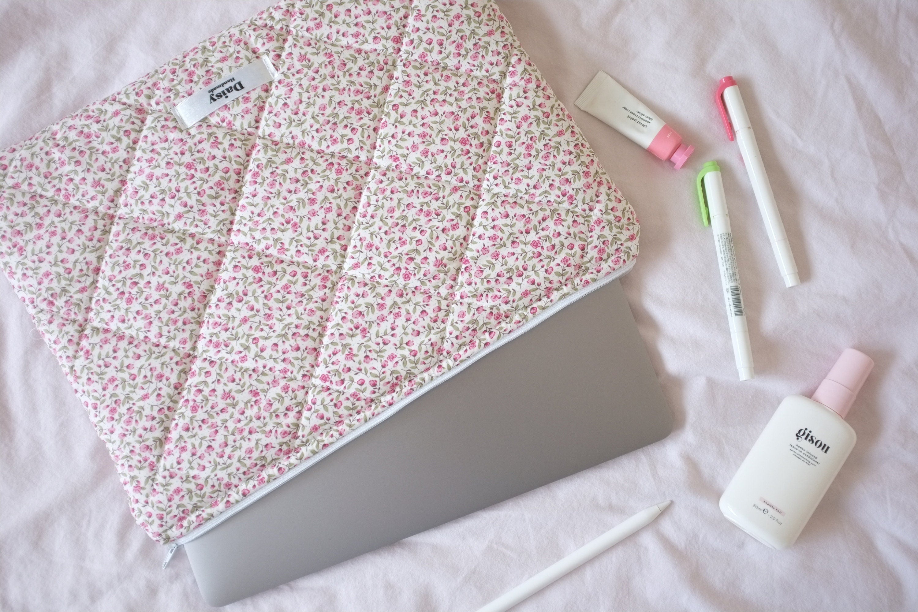 Laptop sleeve pink rose buds