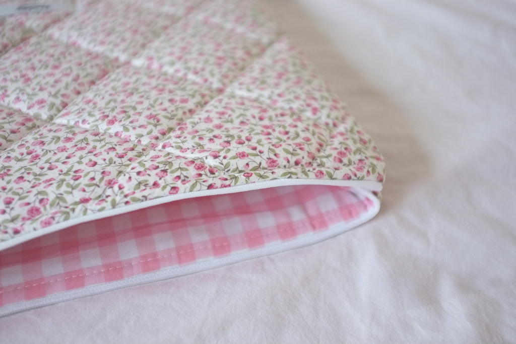 Laptop sleeve pink rose buds