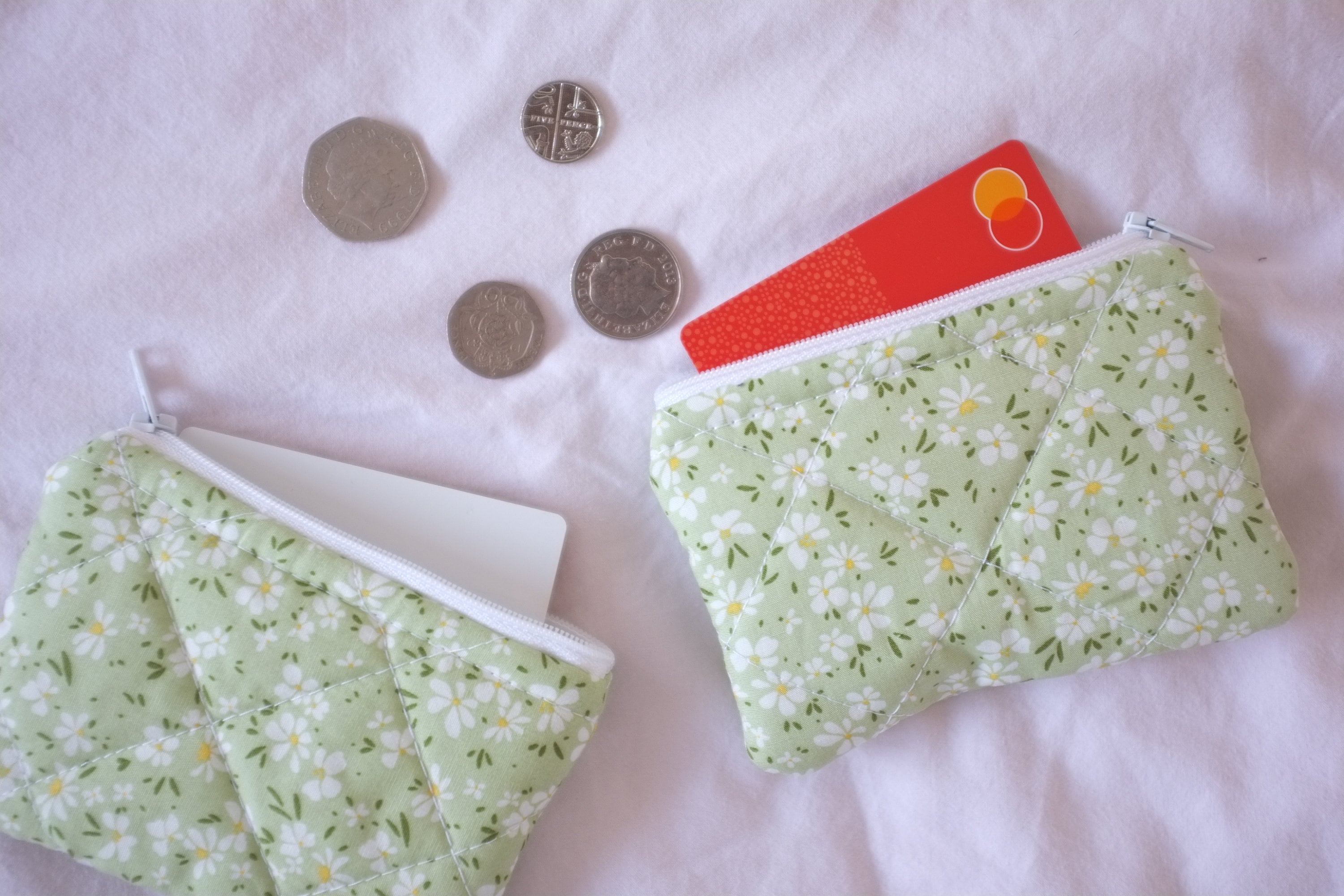 Coin purse green meadow floral