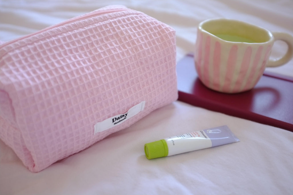 Makeup bag pink waffle