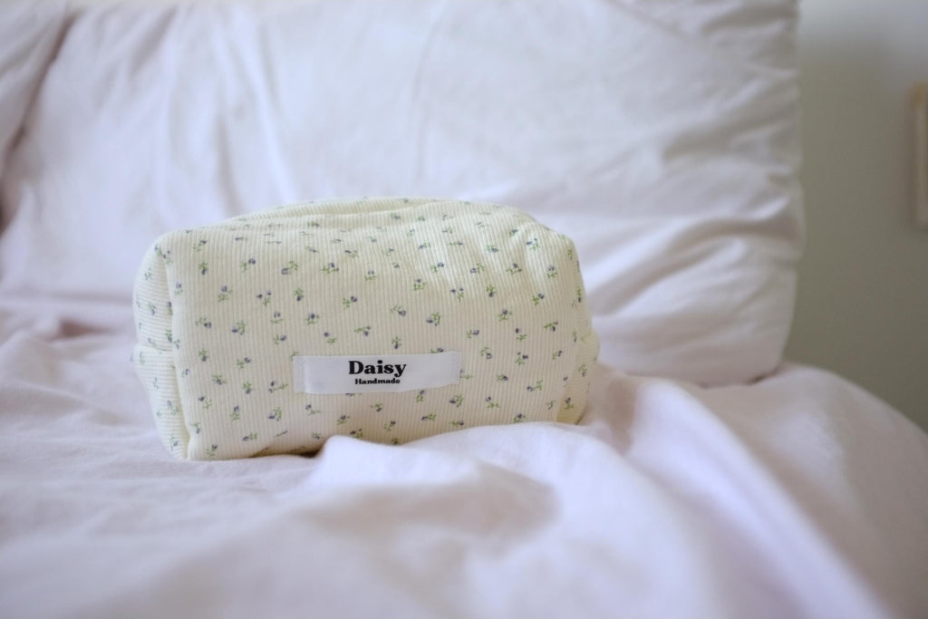 Makeup bag cream blue flower ribbed