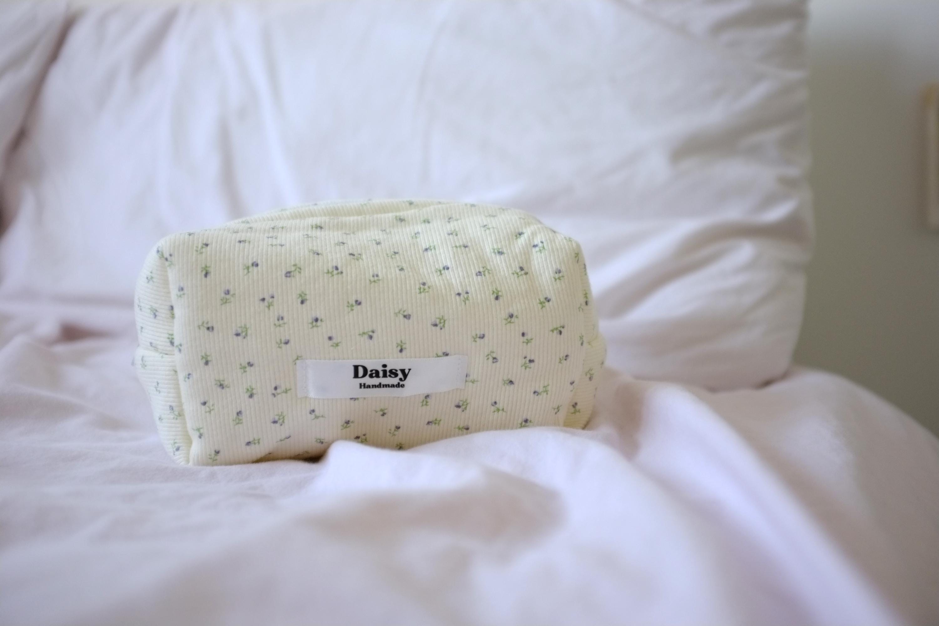 Makeup bag cream blue flower ribbed