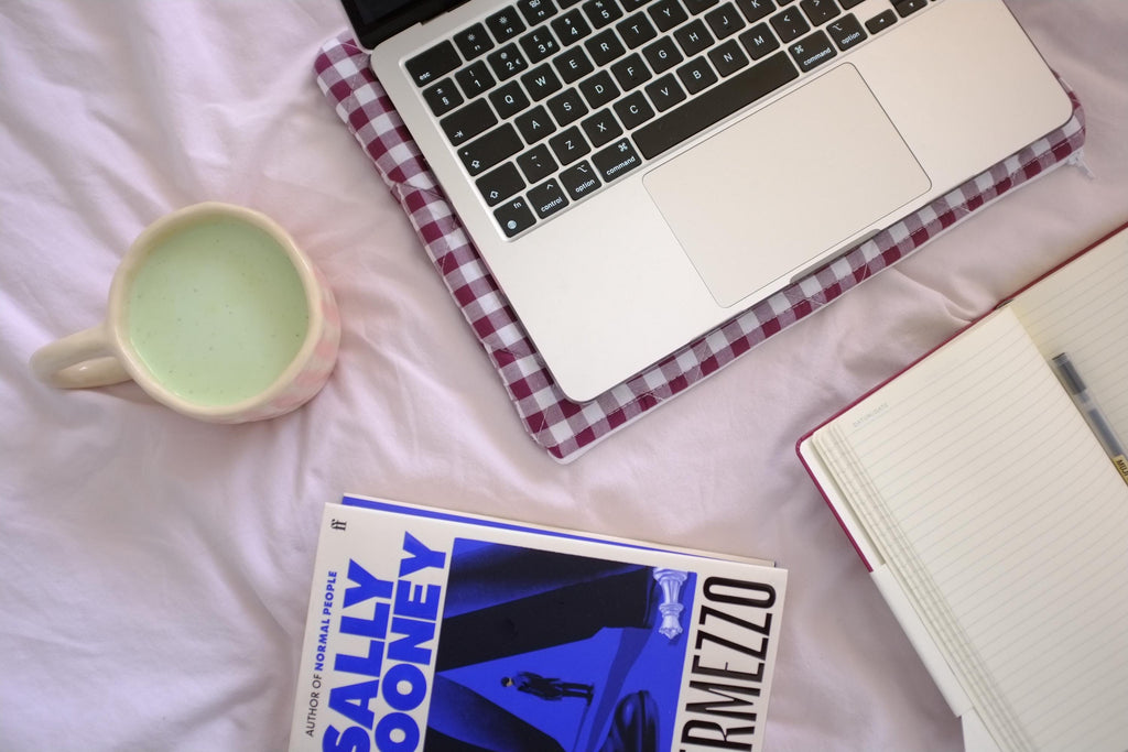 Laptop sleeve plum gingham