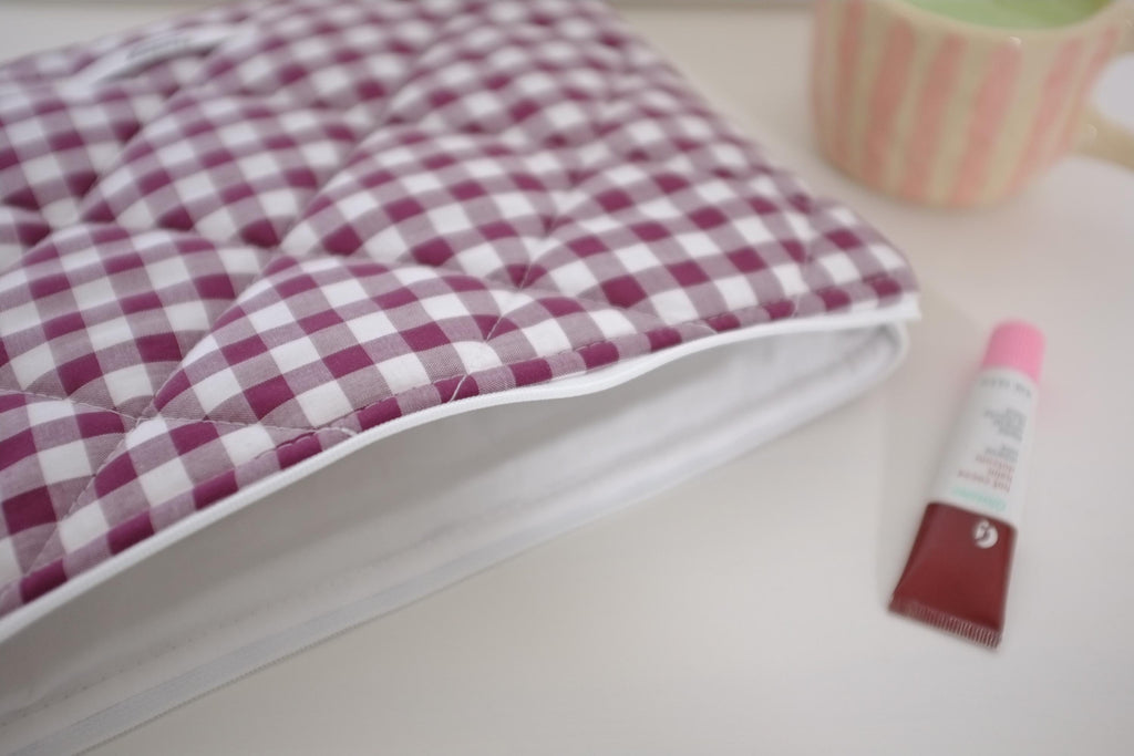 Laptop sleeve plum gingham