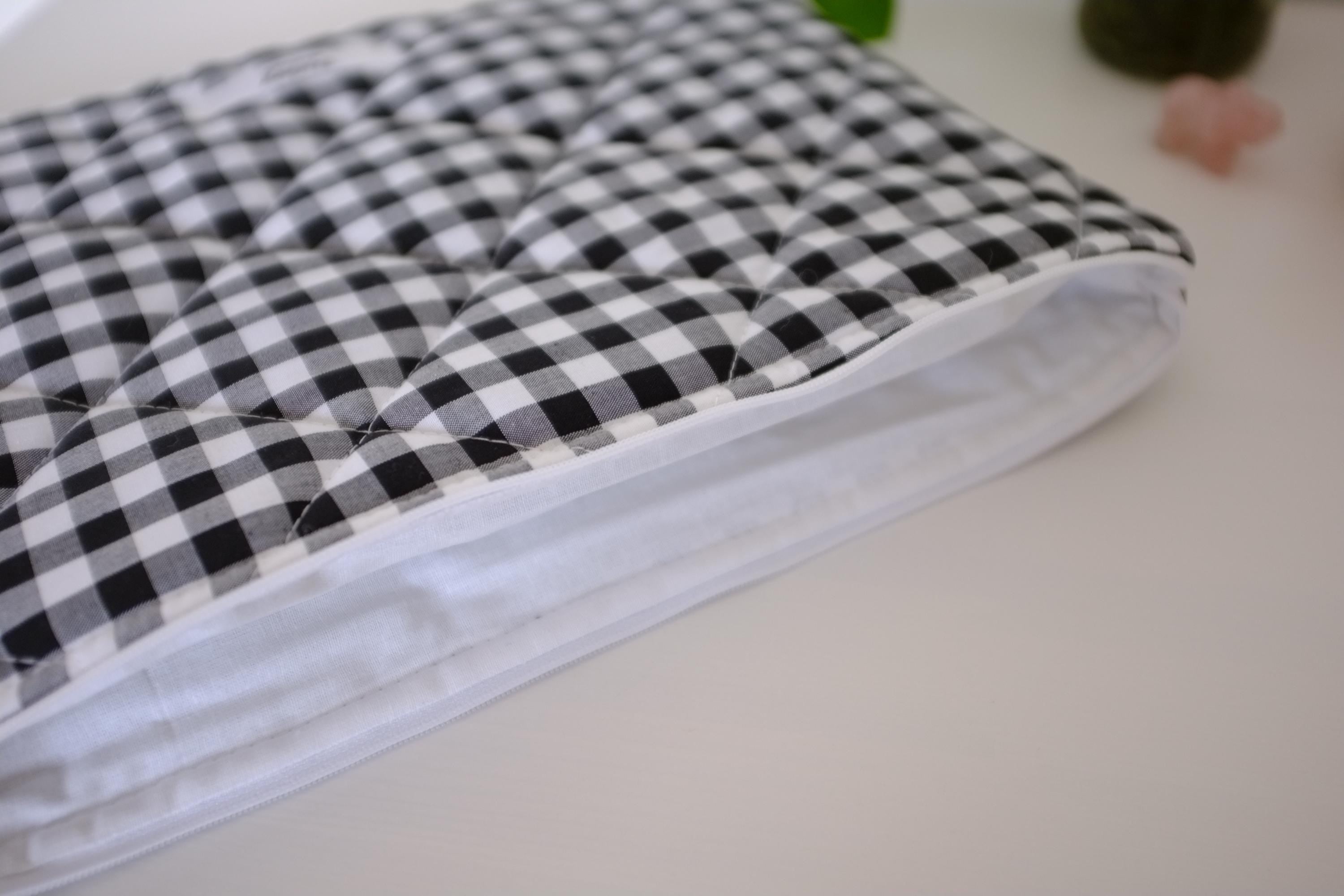 Laptop sleeve black gingham