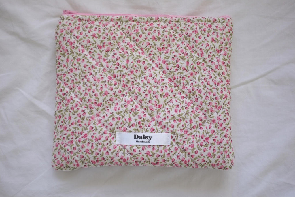 Flat makeup bag pink rose buds