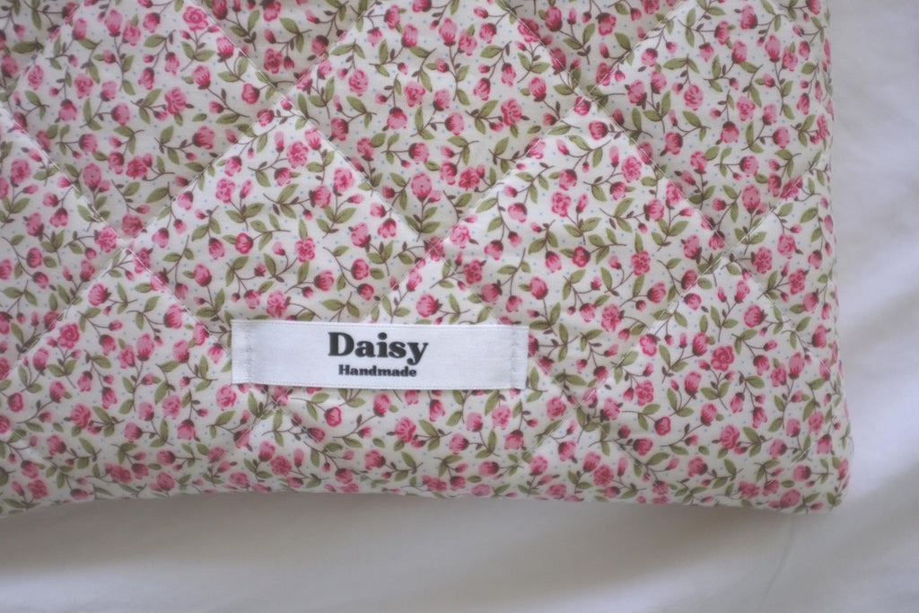 Flat makeup bag pink rose buds