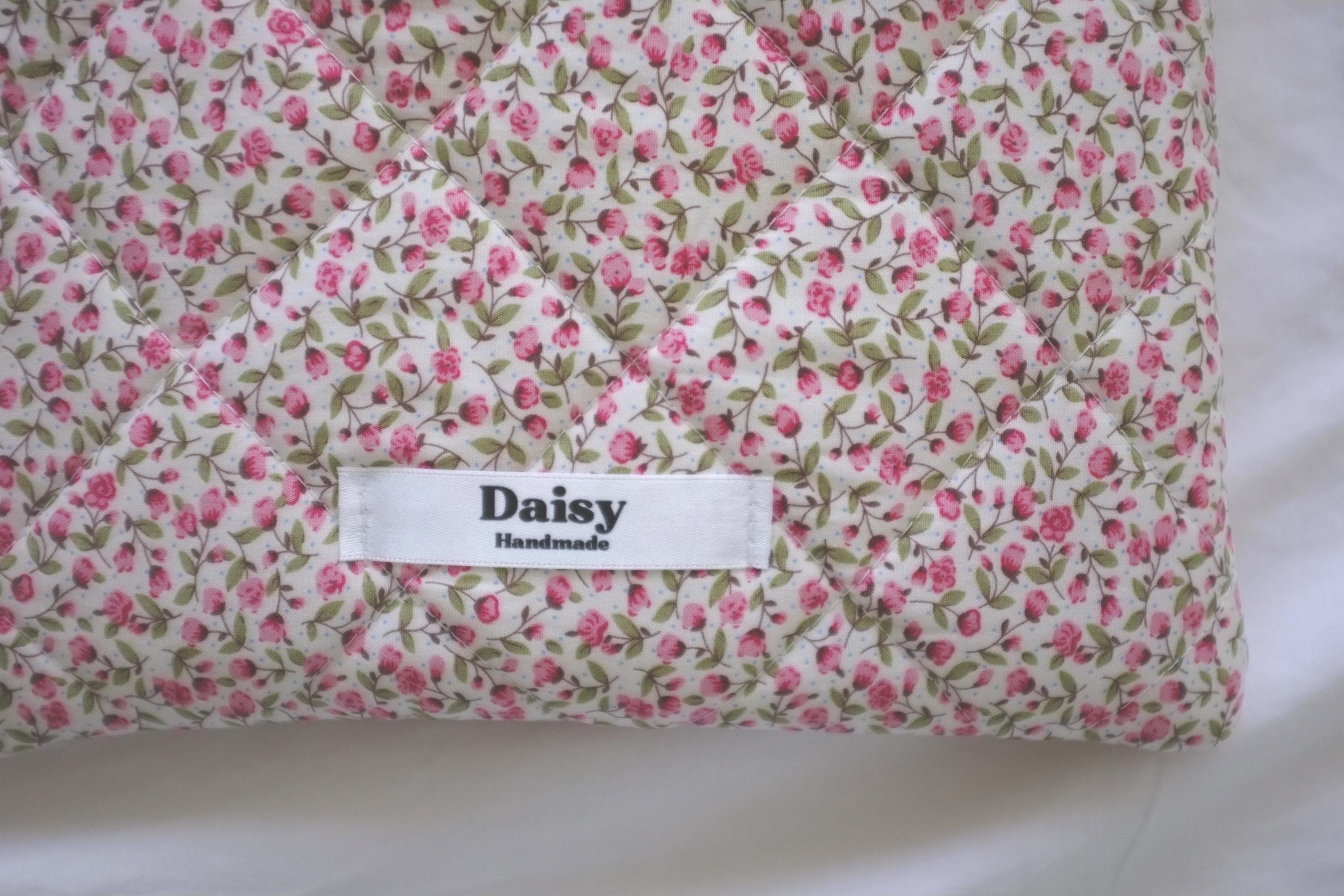 Flat makeup bag pink rose buds