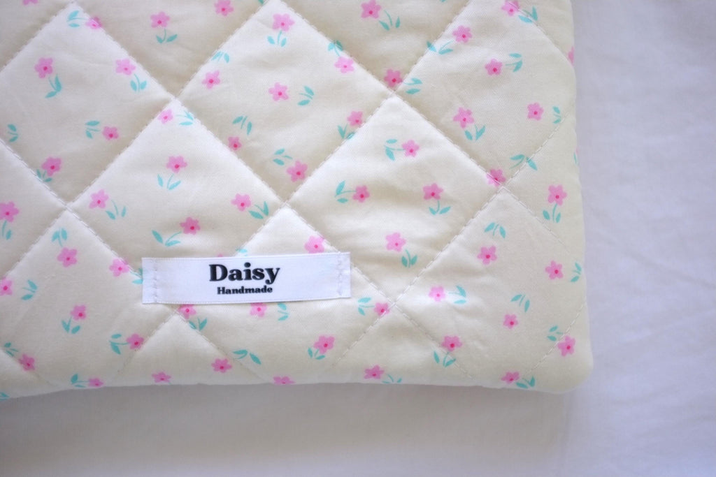 Flat makeup bag cream pink tulips