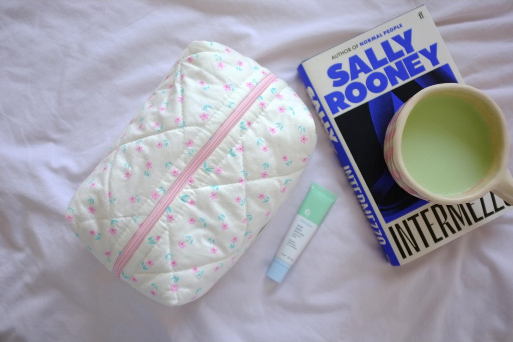 Makeup bag cream pink tulips