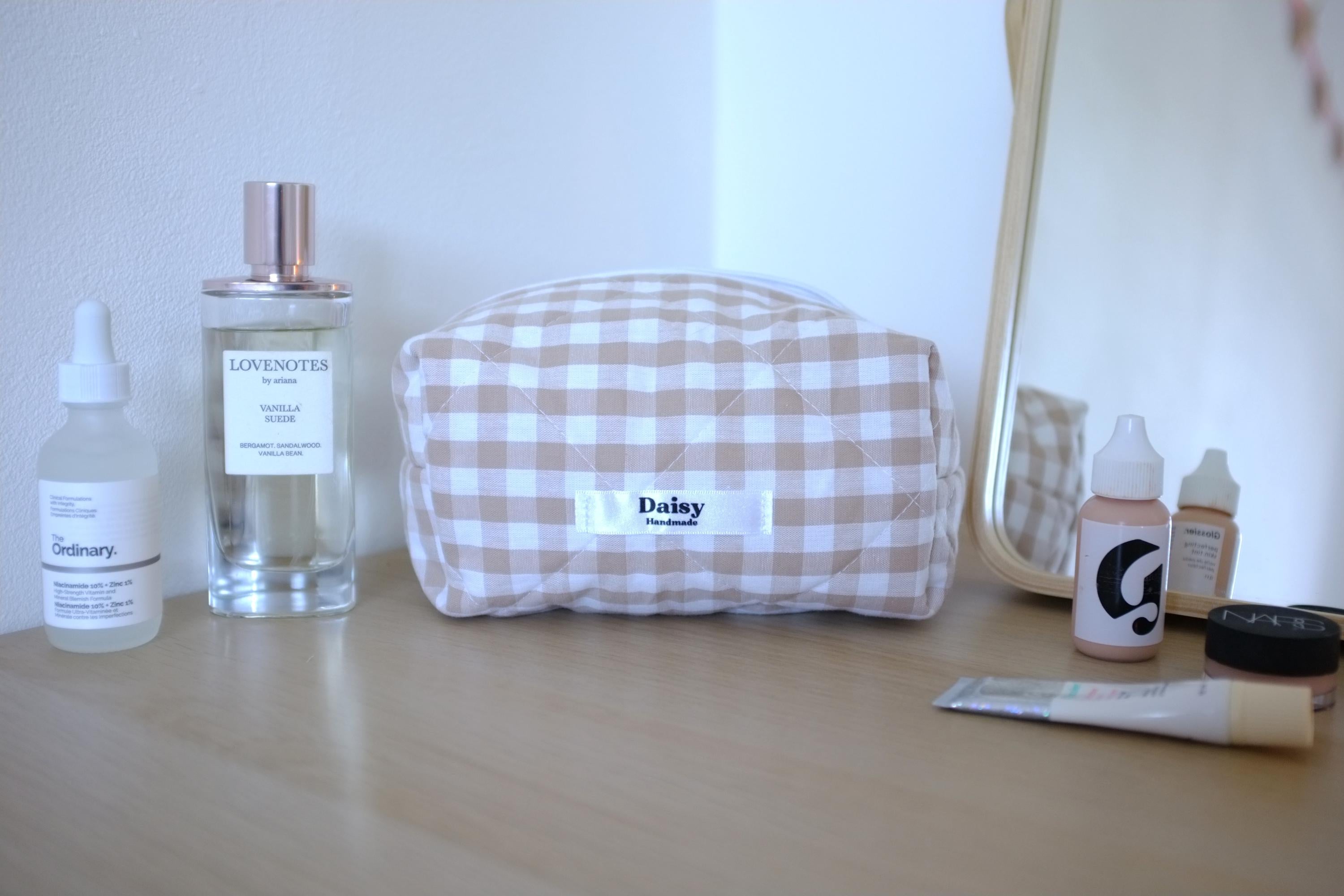 Makeup bag beige gingham