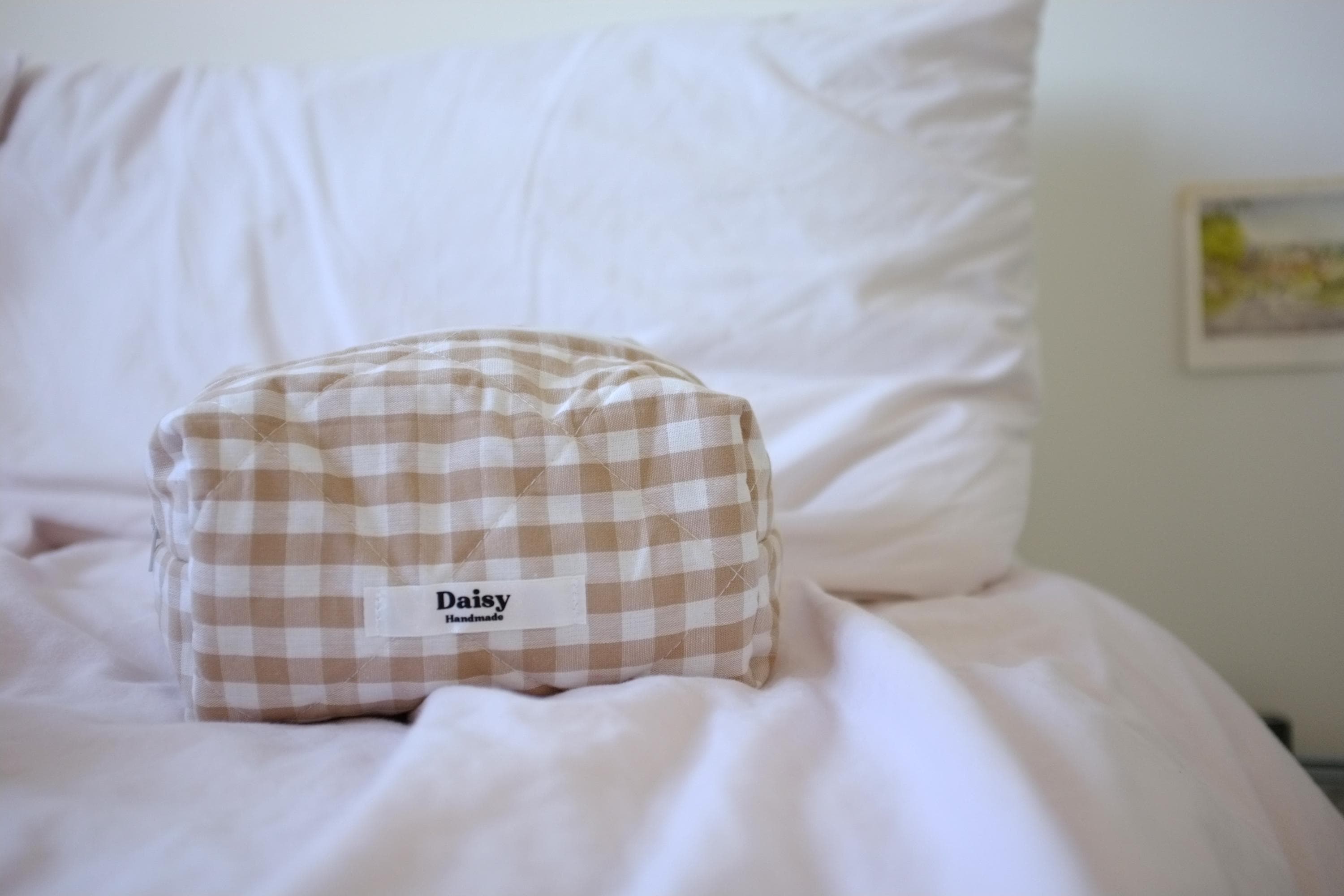 Makeup bag beige gingham