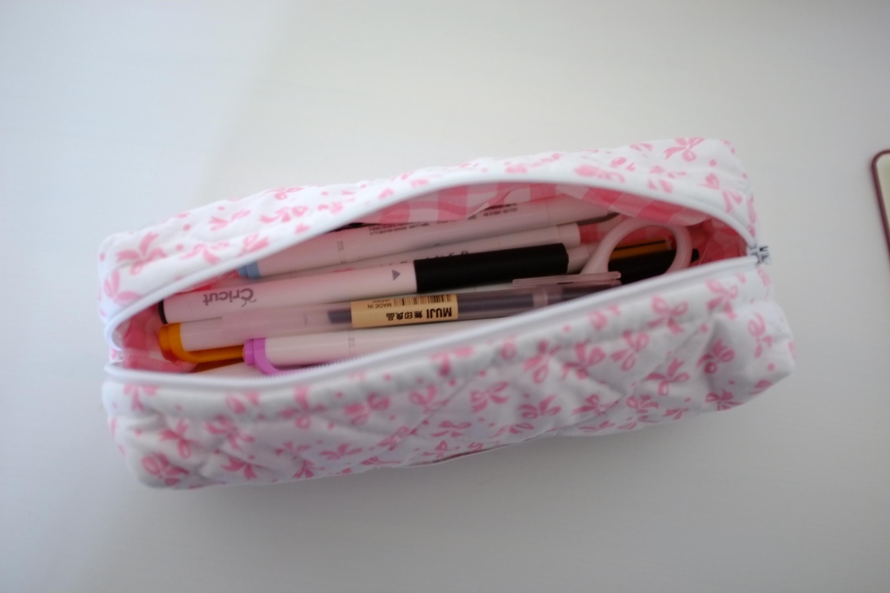 Pencil case pink bows