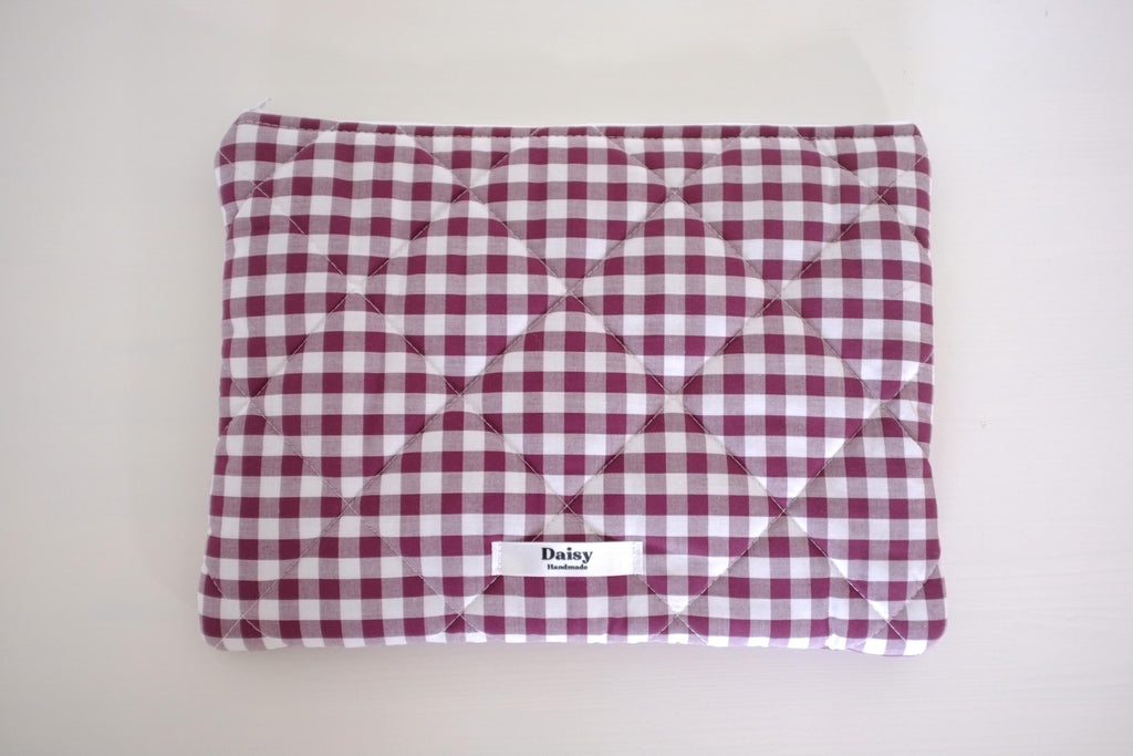 Laptop sleeve plum gingham