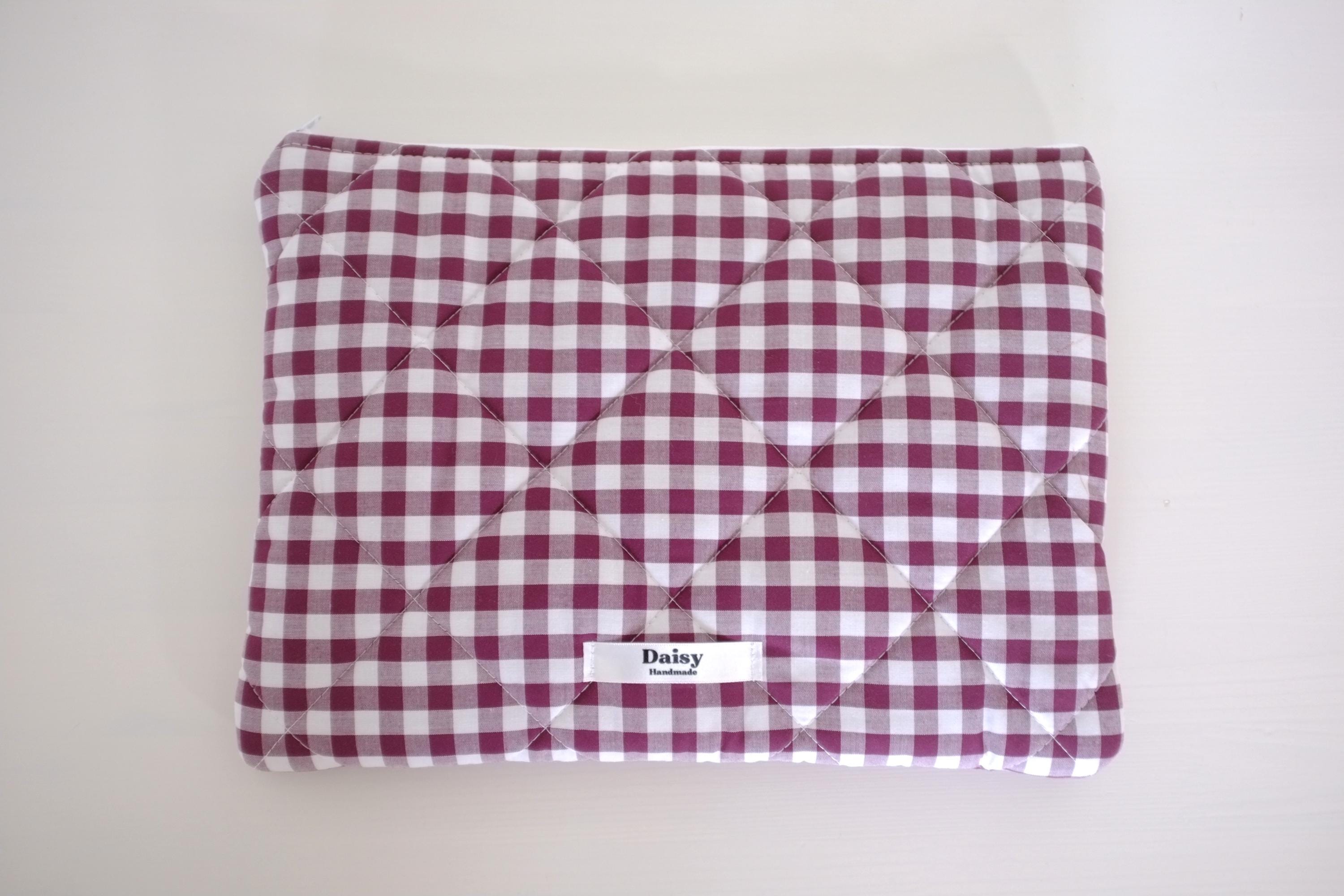 Laptop sleeve plum gingham