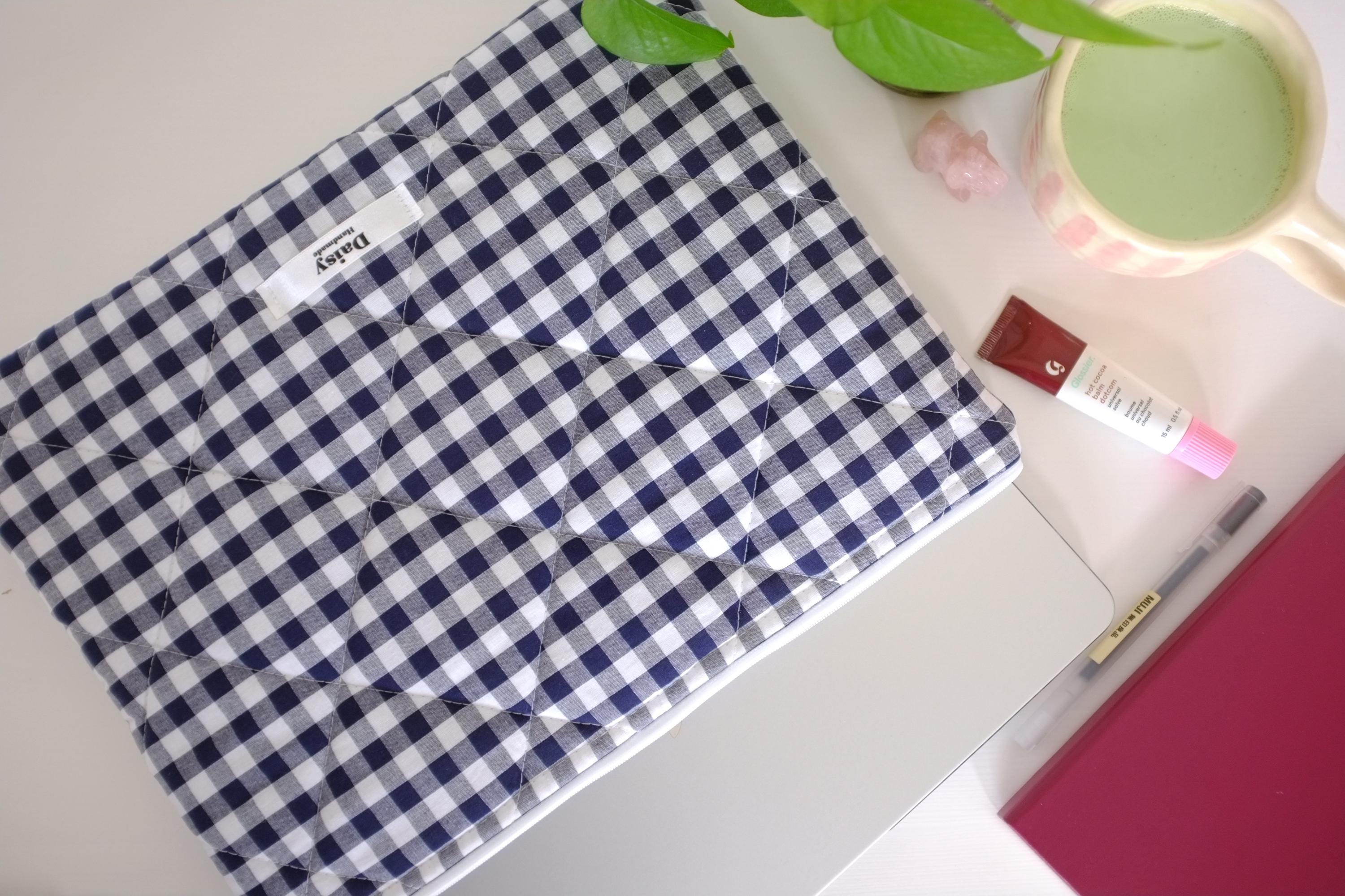 Laptop sleeve navy gingham