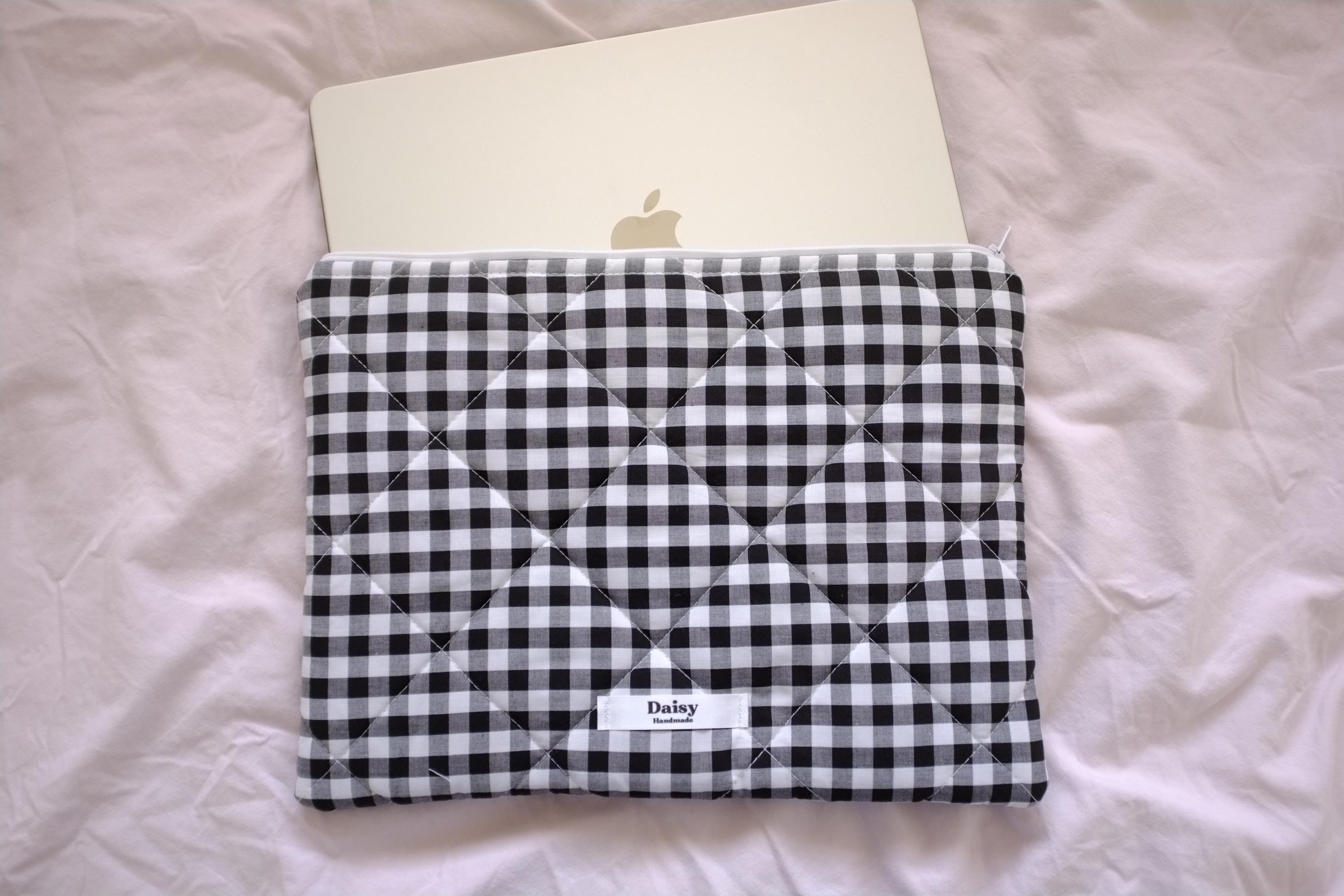 Laptop sleeve black gingham