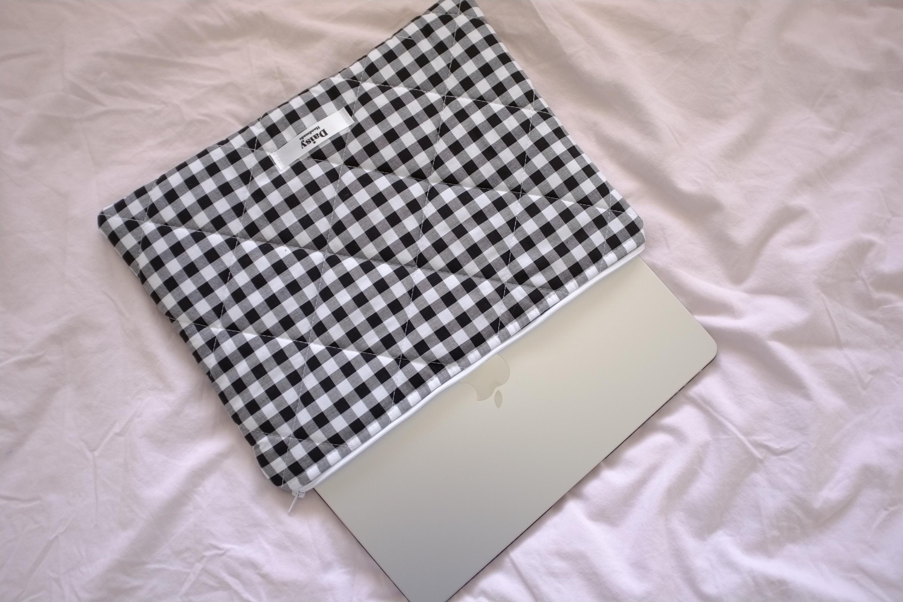 Laptop sleeve black gingham