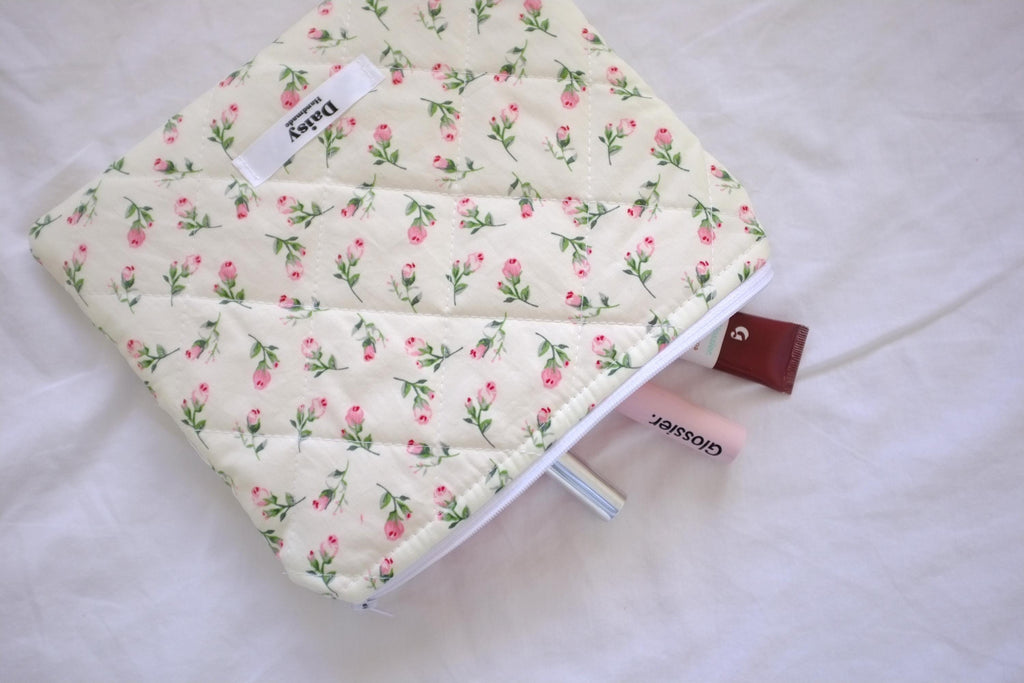Flat makeup bag ivory rose buds