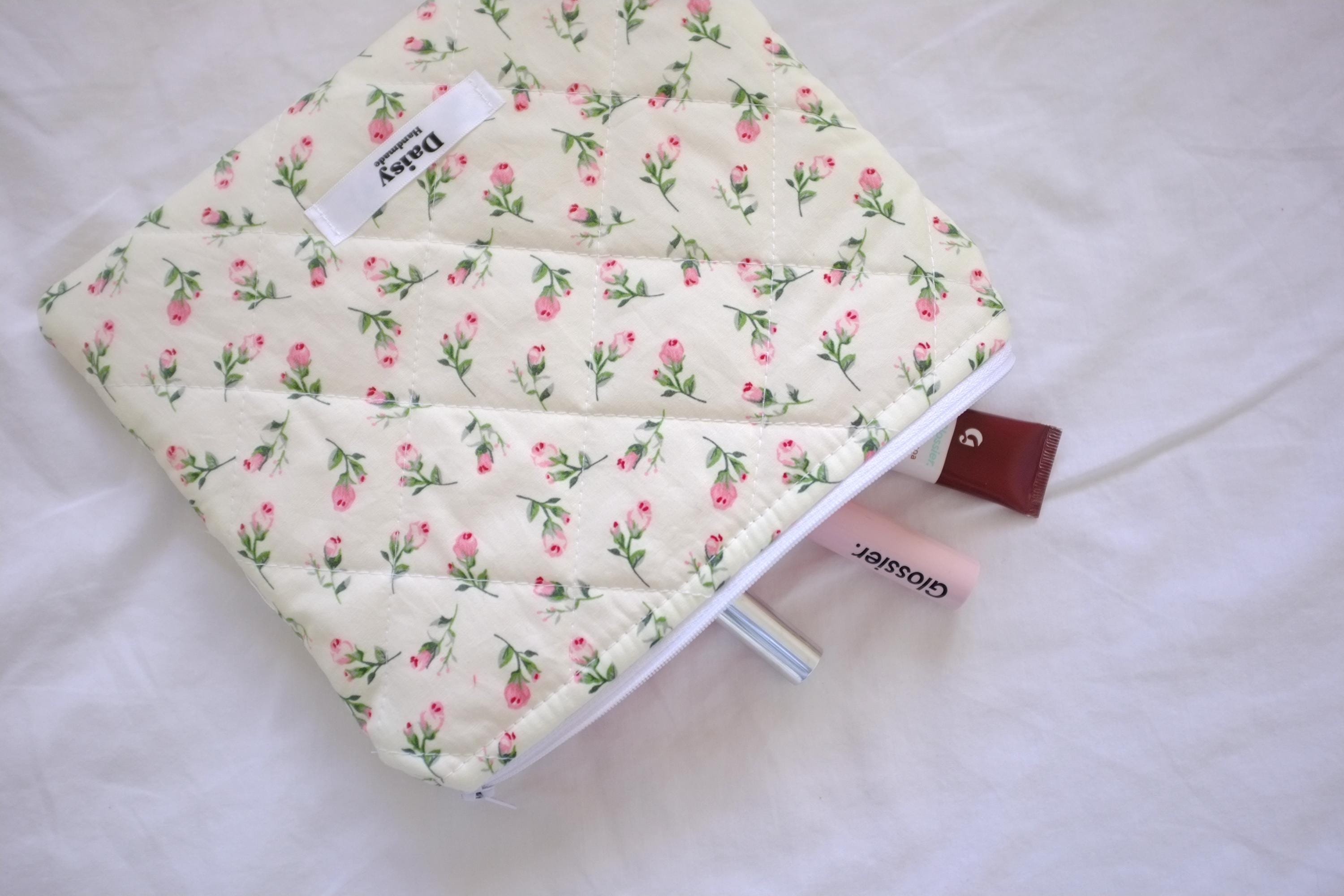 Flat makeup bag ivory rose buds