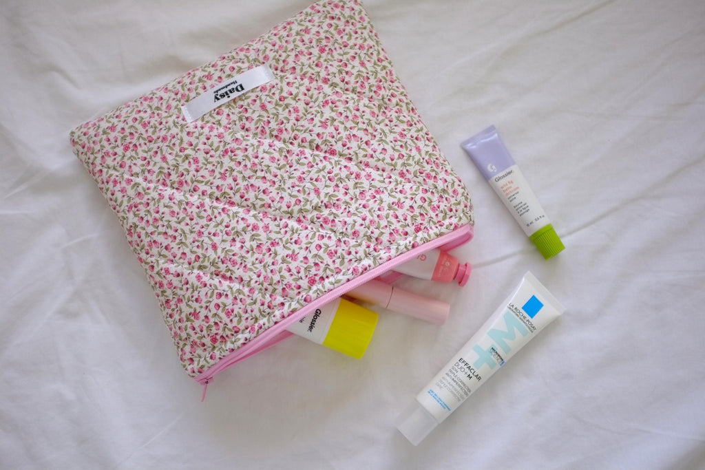 Flat makeup bag pink rose buds