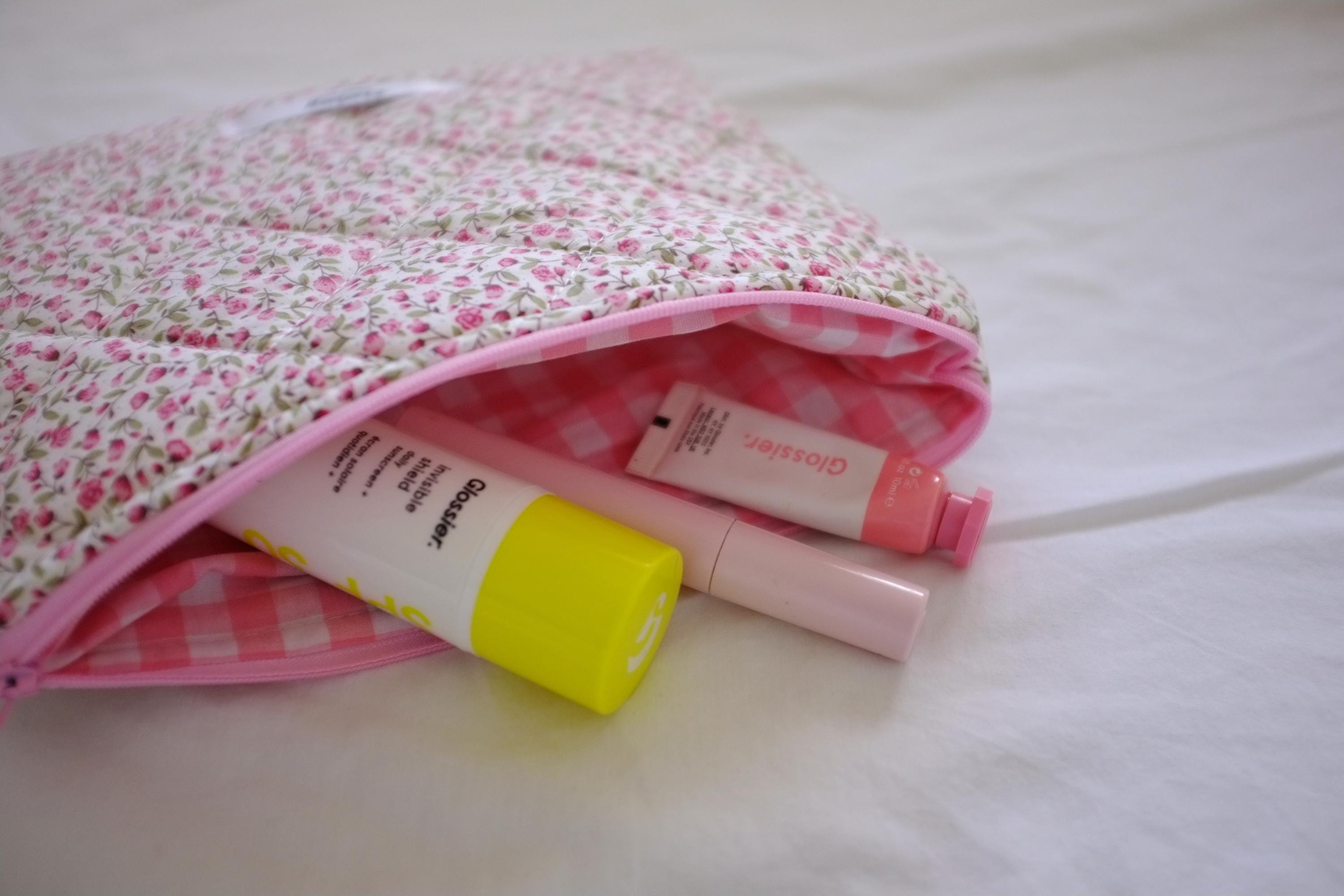 Flat makeup bag pink rose buds