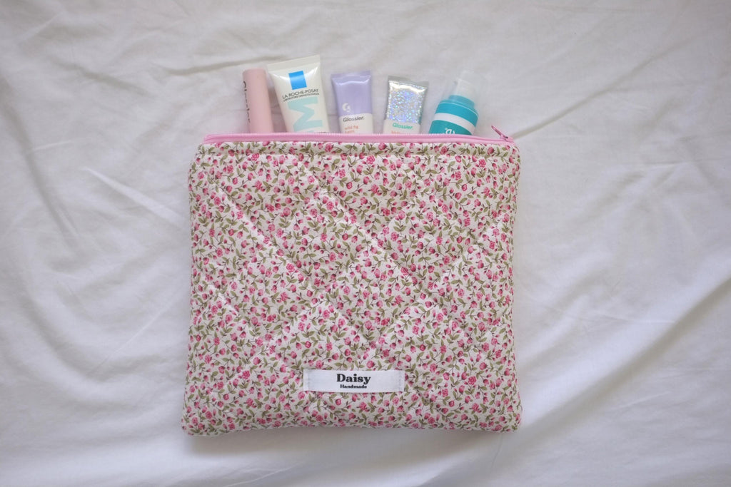 Flat makeup bag pink rose buds
