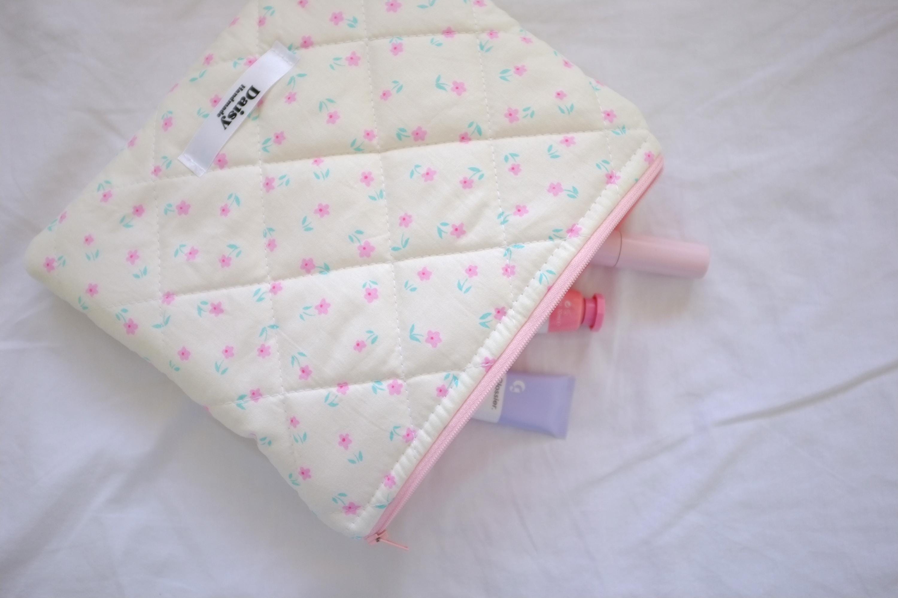 Flat makeup bag cream pink tulips